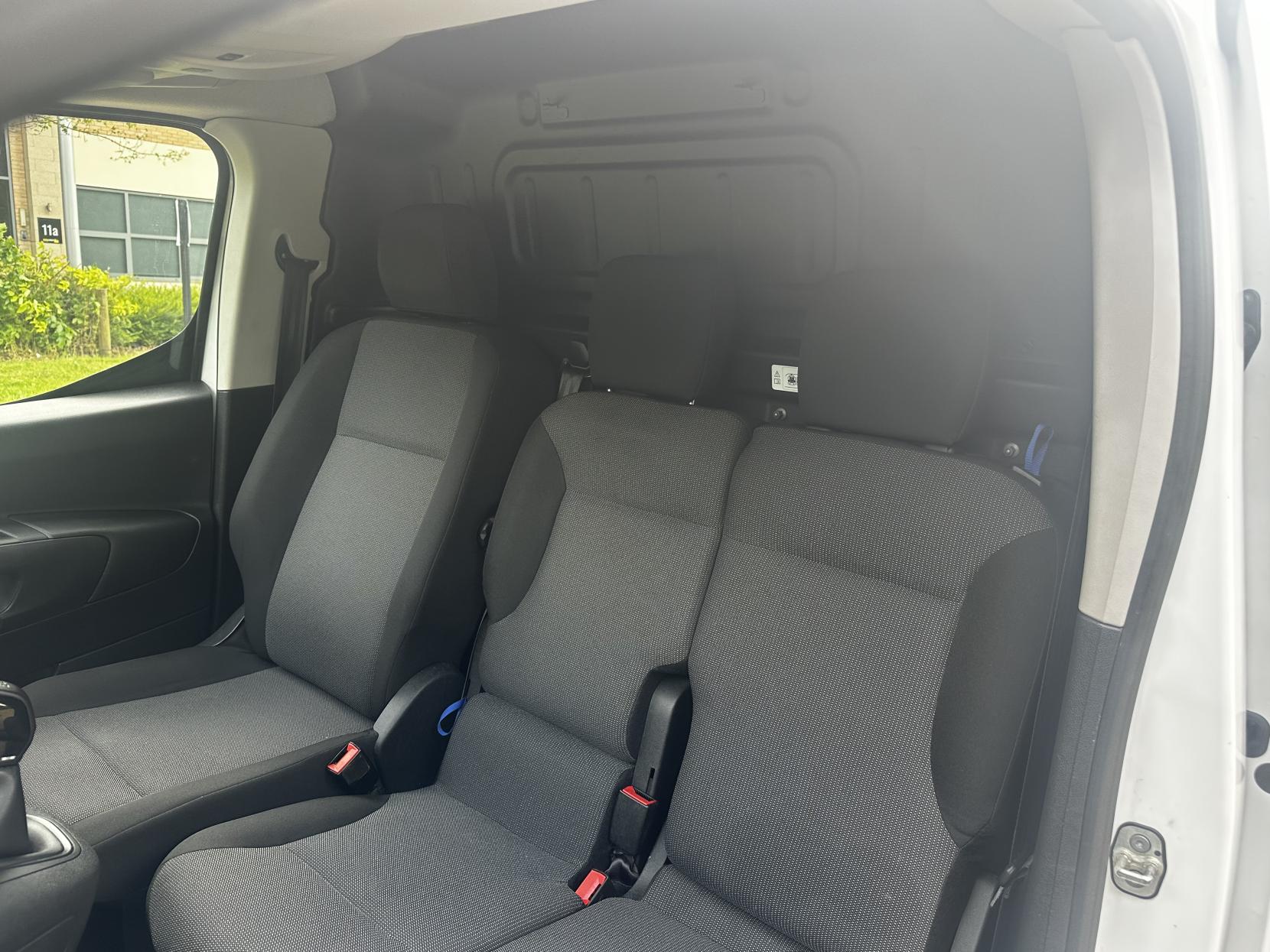 Peugeot Partner 1.5 BlueHDi 1000 Professional Premium Standard Panel Van 5dr Diesel Manual SWB Euro 6 (100 bhp)