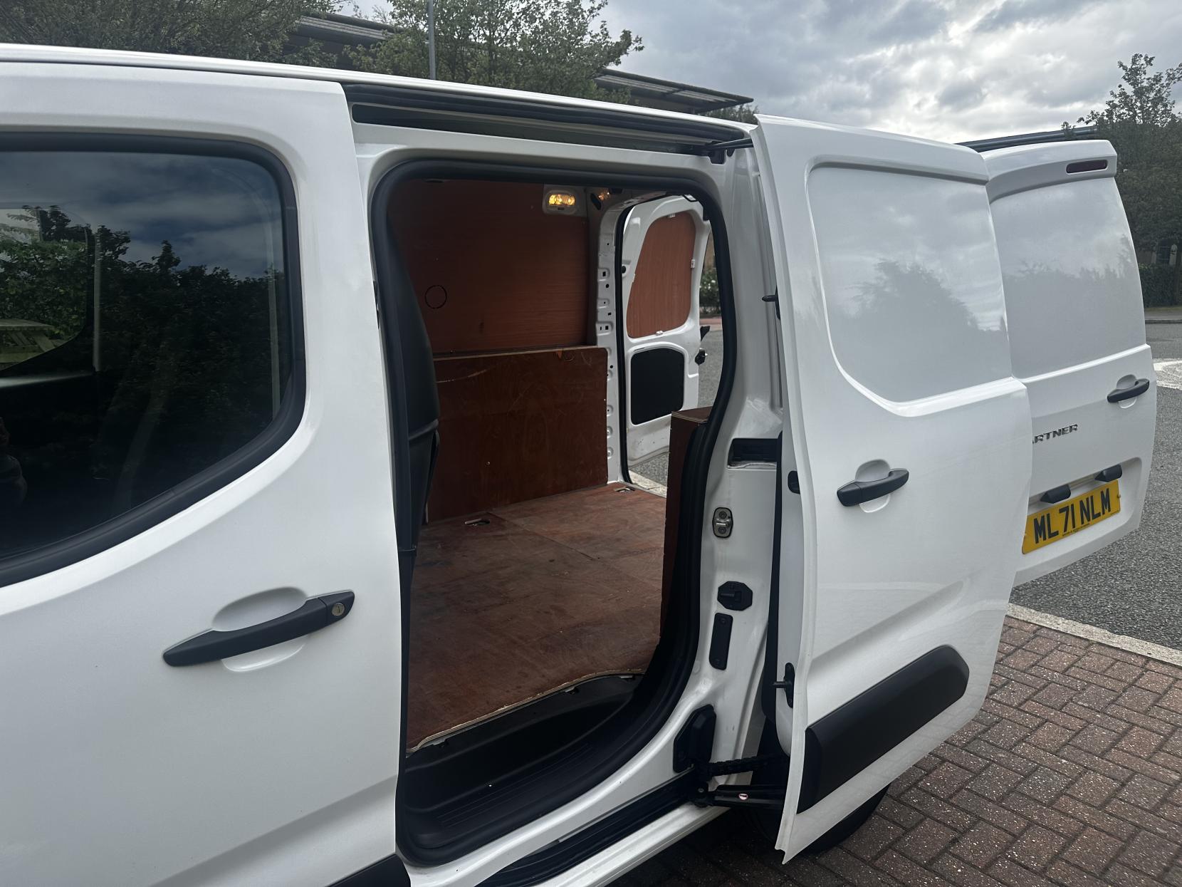 Peugeot Partner 1.5 BlueHDi 1000 Professional Premium Standard Panel Van 5dr Diesel Manual SWB Euro 6 (100 bhp)