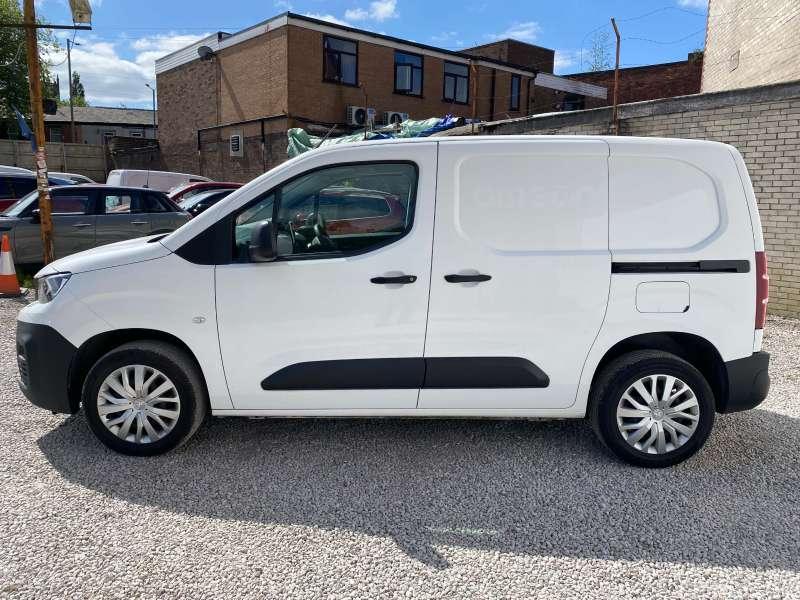 Peugeot Partner 1.5 BlueHDi 1000 Professional Premium Standard Panel Van 5dr Diesel Manual SWB Euro 6 (100 bhp)