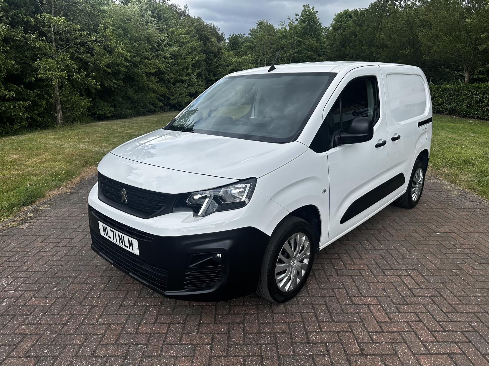 Peugeot Partner 1.5 BlueHDi 1000 Professional Premium Standard Panel Van 5dr Diesel Manual SWB Euro 6 (100 bhp)