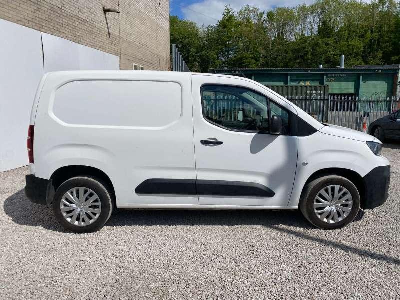 Peugeot Partner 1.5 BlueHDi 1000 Professional Premium Standard Panel Van 5dr Diesel Manual SWB Euro 6 (100 bhp)