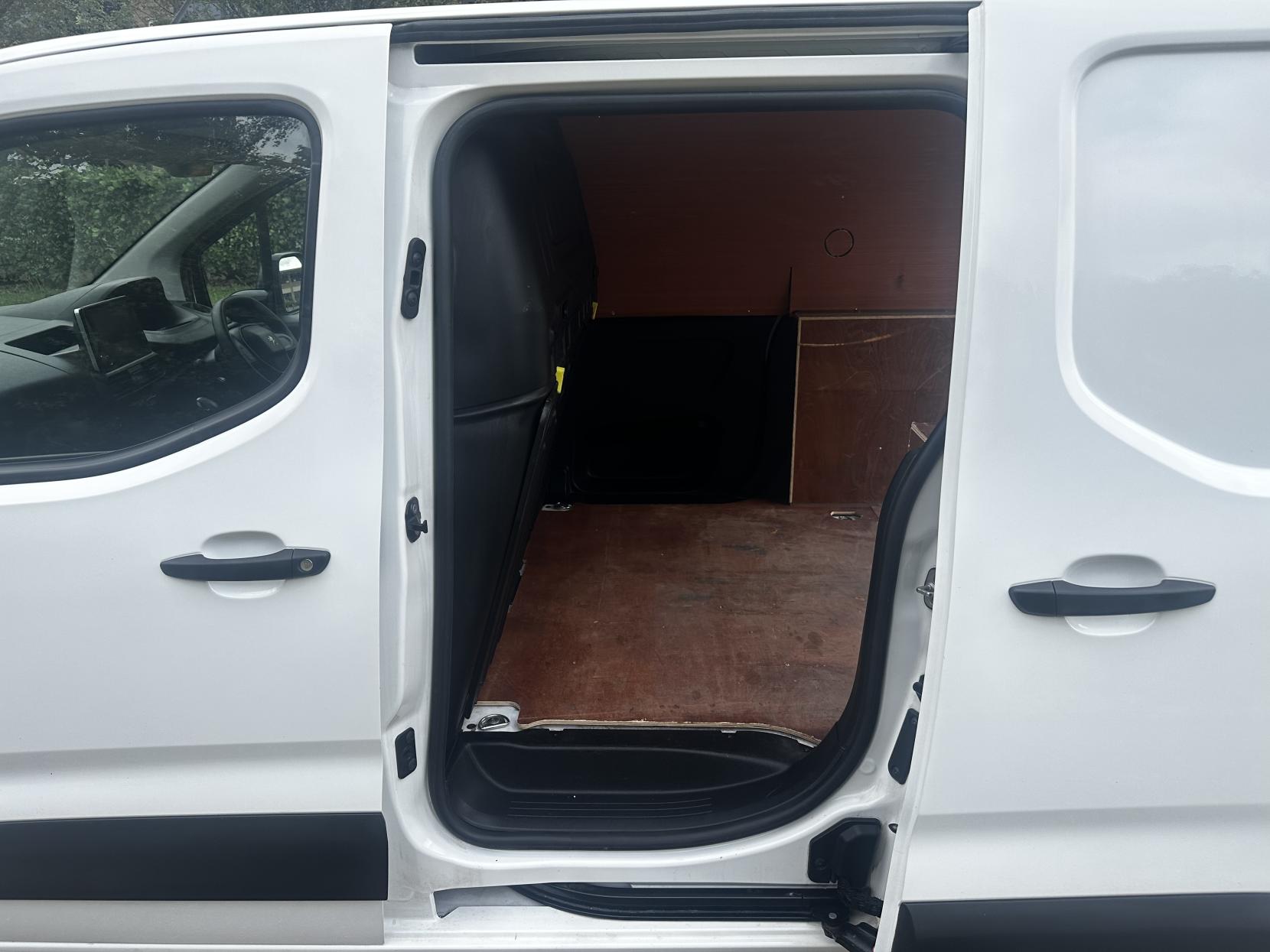 Peugeot Partner 1.5 BlueHDi 1000 Professional Premium Standard Panel Van 5dr Diesel Manual SWB Euro 6 (100 bhp)