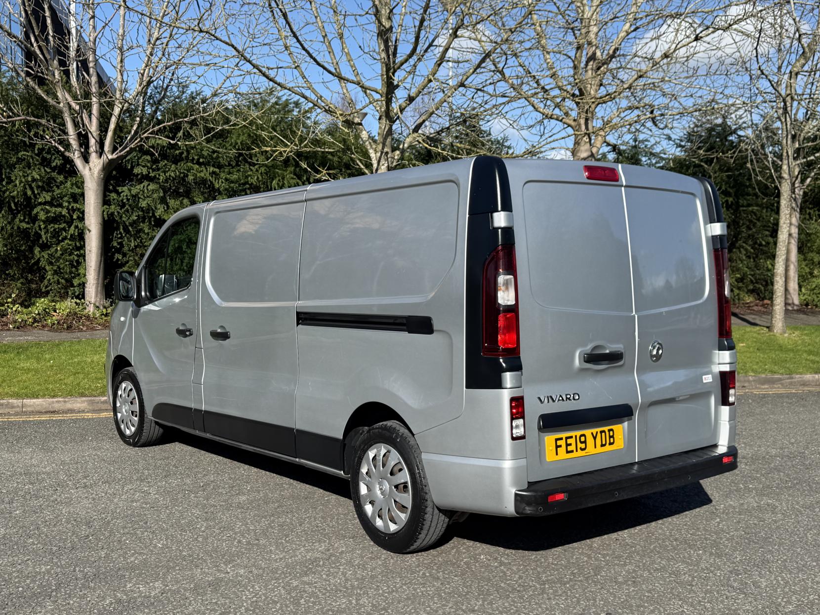 Vauxhall Vivaro 1.6 CDTi 2900 Sportive Panel Van 5dr Diesel Manual L2 H1 Euro 6 (120 ps)