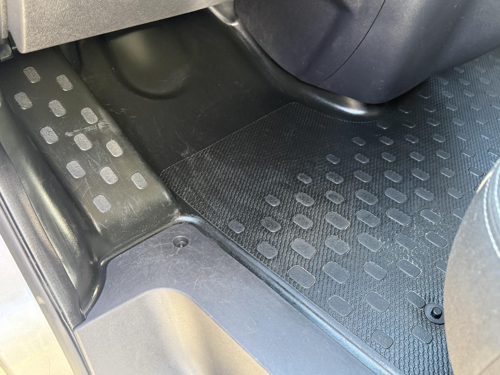 Vauxhall Vivaro 1.6 CDTi 2900 Sportive Panel Van 5dr Diesel Manual L2 H1 Euro 6 (120 ps)