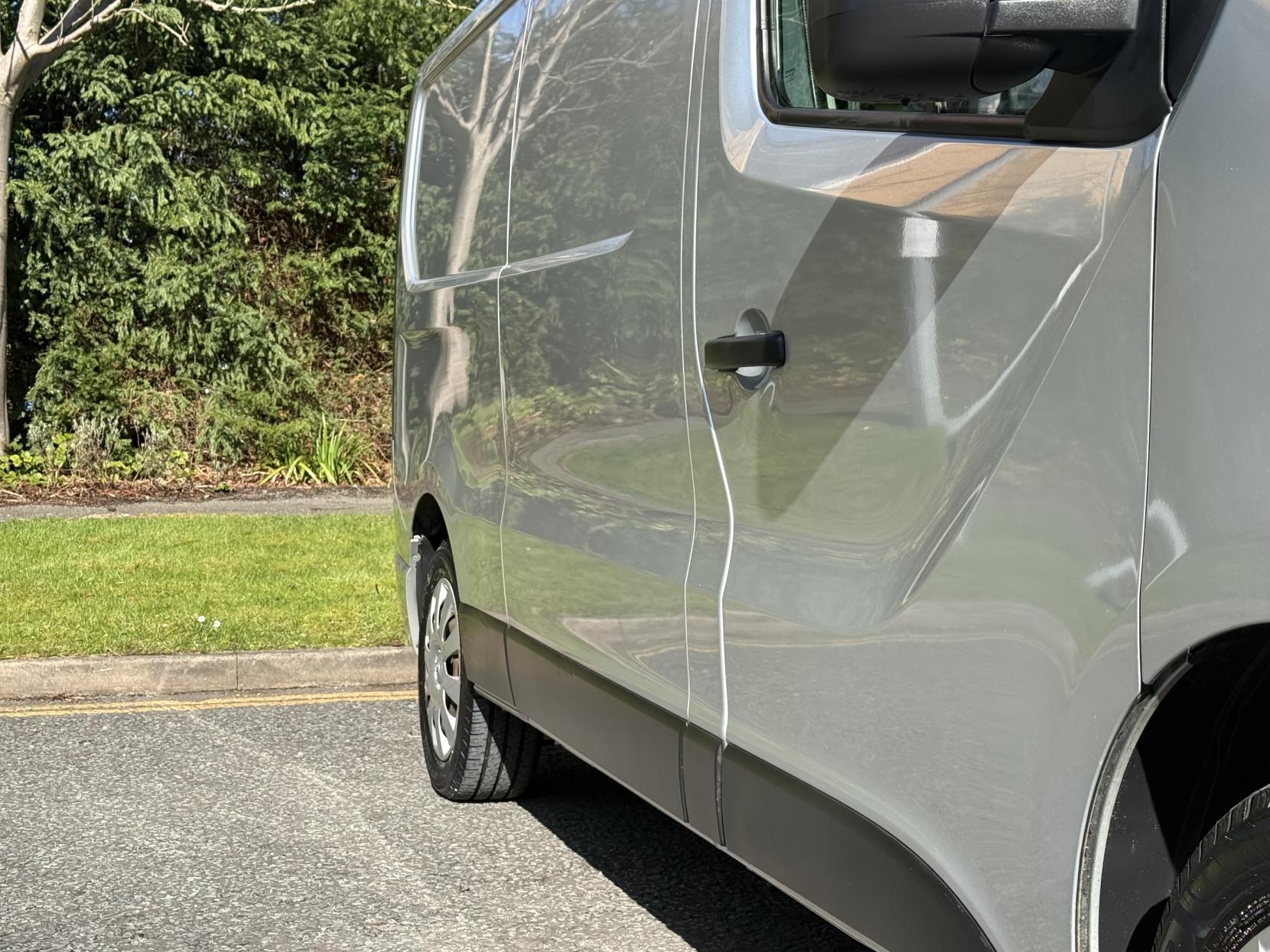 Vauxhall Vivaro 1.6 CDTi 2900 Sportive Panel Van 5dr Diesel Manual L2 H1 Euro 6 (120 ps)