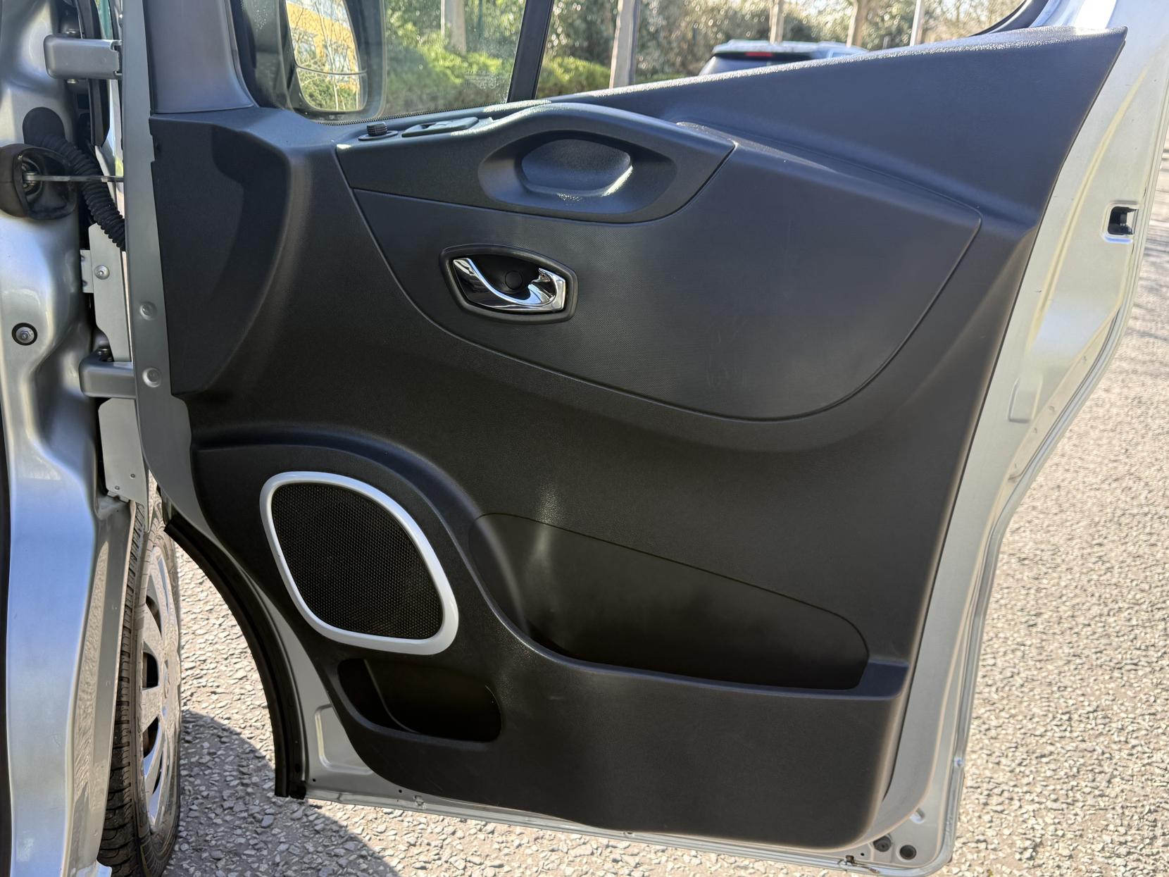 Vauxhall Vivaro 1.6 CDTi 2900 Sportive Panel Van 5dr Diesel Manual L2 H1 Euro 6 (120 ps)