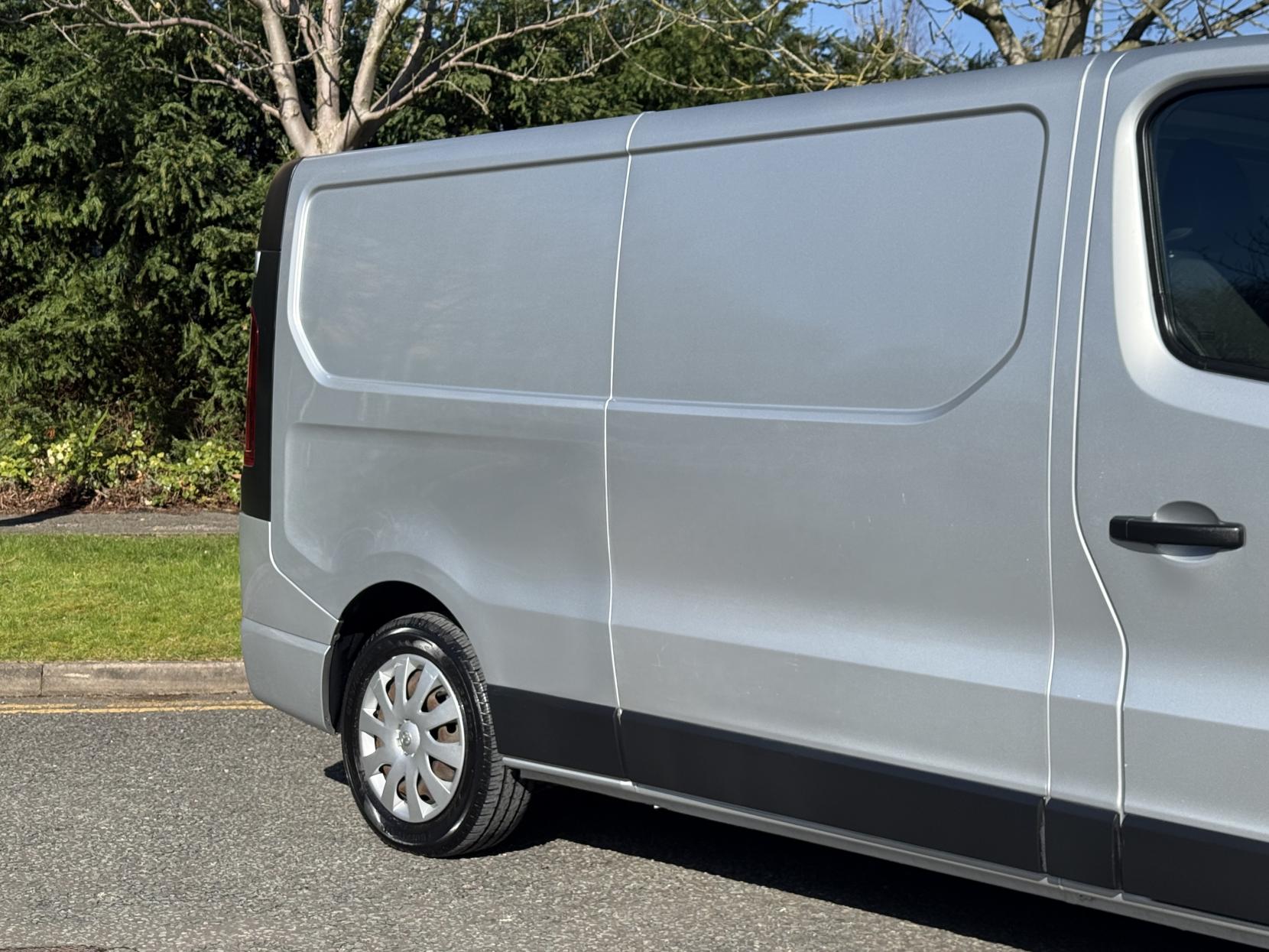 Vauxhall Vivaro 1.6 CDTi 2900 Sportive Panel Van 5dr Diesel Manual L2 H1 Euro 6 (120 ps)