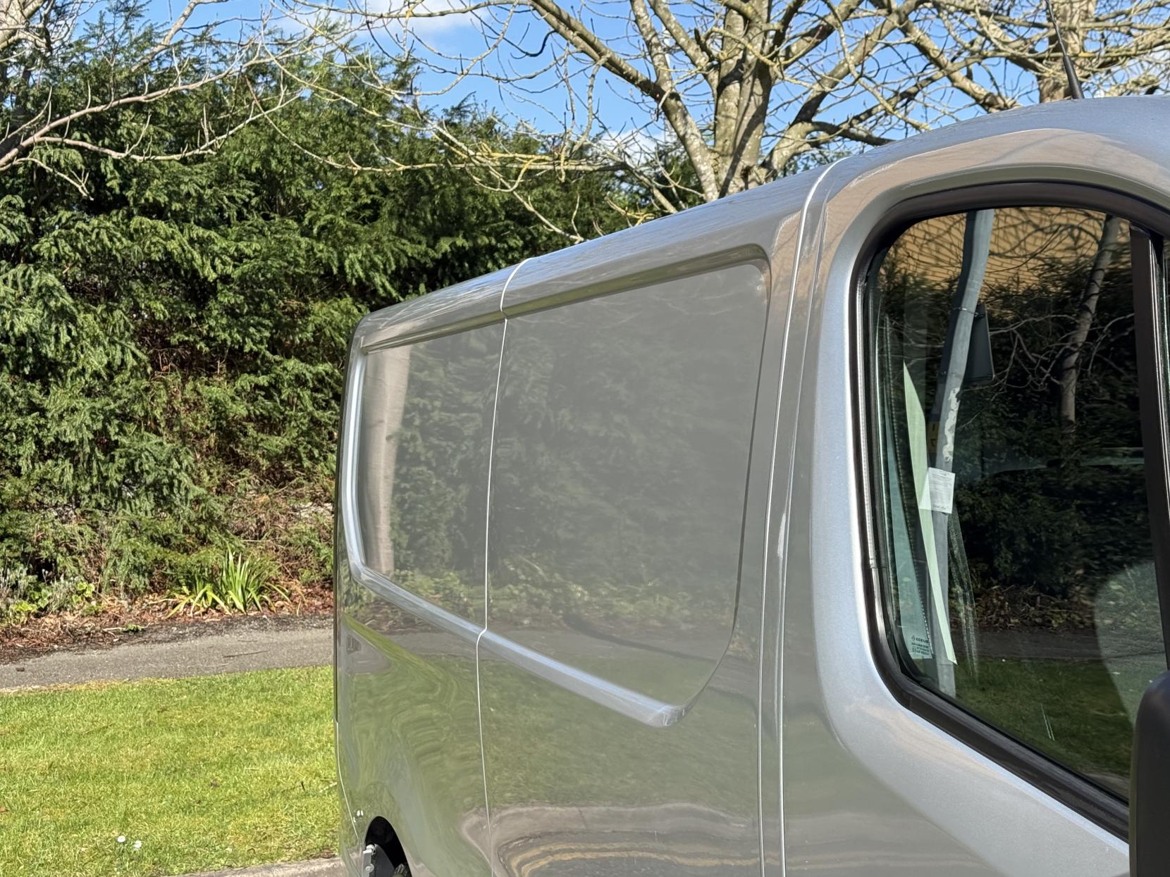 Vauxhall Vivaro 1.6 CDTi 2900 Sportive Panel Van 5dr Diesel Manual L2 H1 Euro 6 (120 ps)