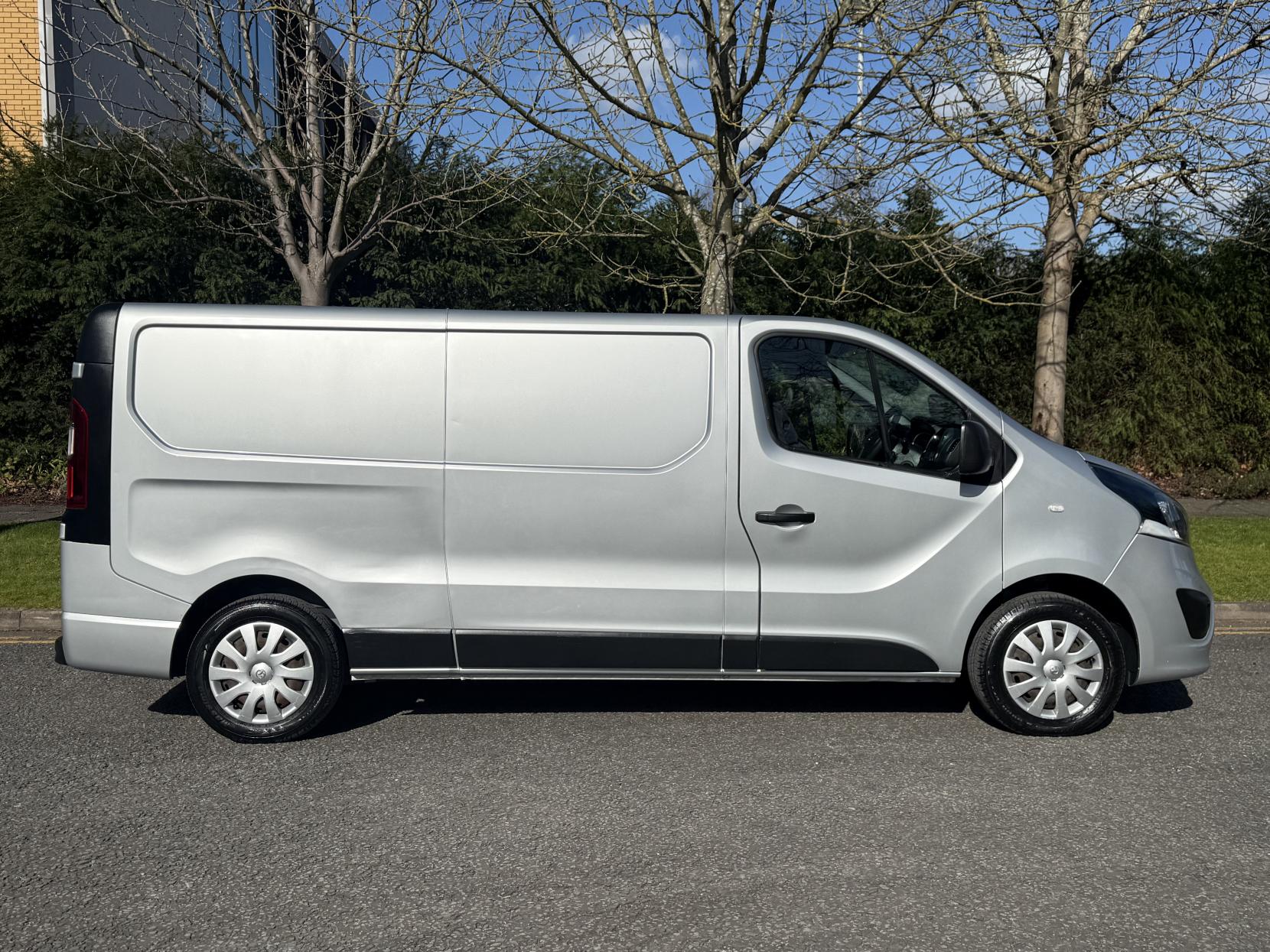 Vauxhall Vivaro 1.6 CDTi 2900 Sportive Panel Van 5dr Diesel Manual L2 H1 Euro 6 (120 ps)