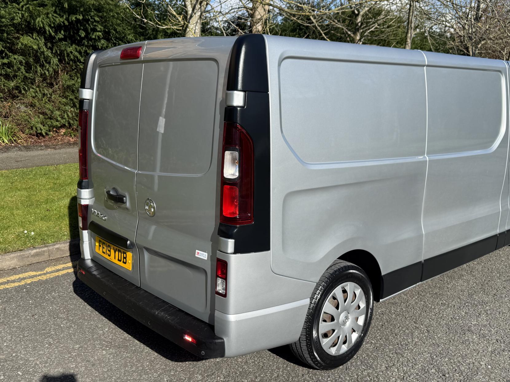 Vauxhall Vivaro 1.6 CDTi 2900 Sportive Panel Van 5dr Diesel Manual L2 H1 Euro 6 (120 ps)