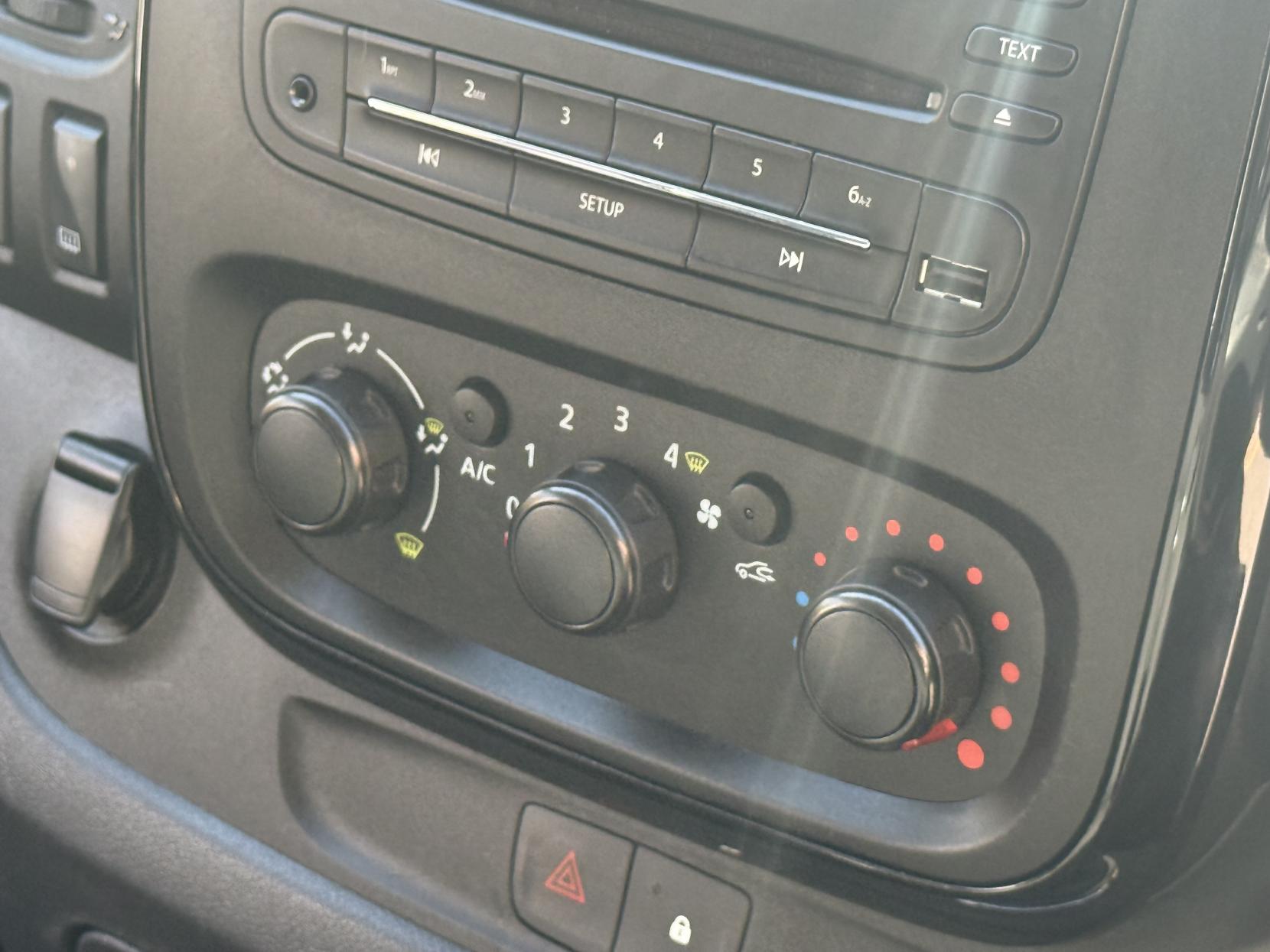 Vauxhall Vivaro 1.6 CDTi 2900 Sportive Panel Van 5dr Diesel Manual L2 H1 Euro 6 (120 ps)