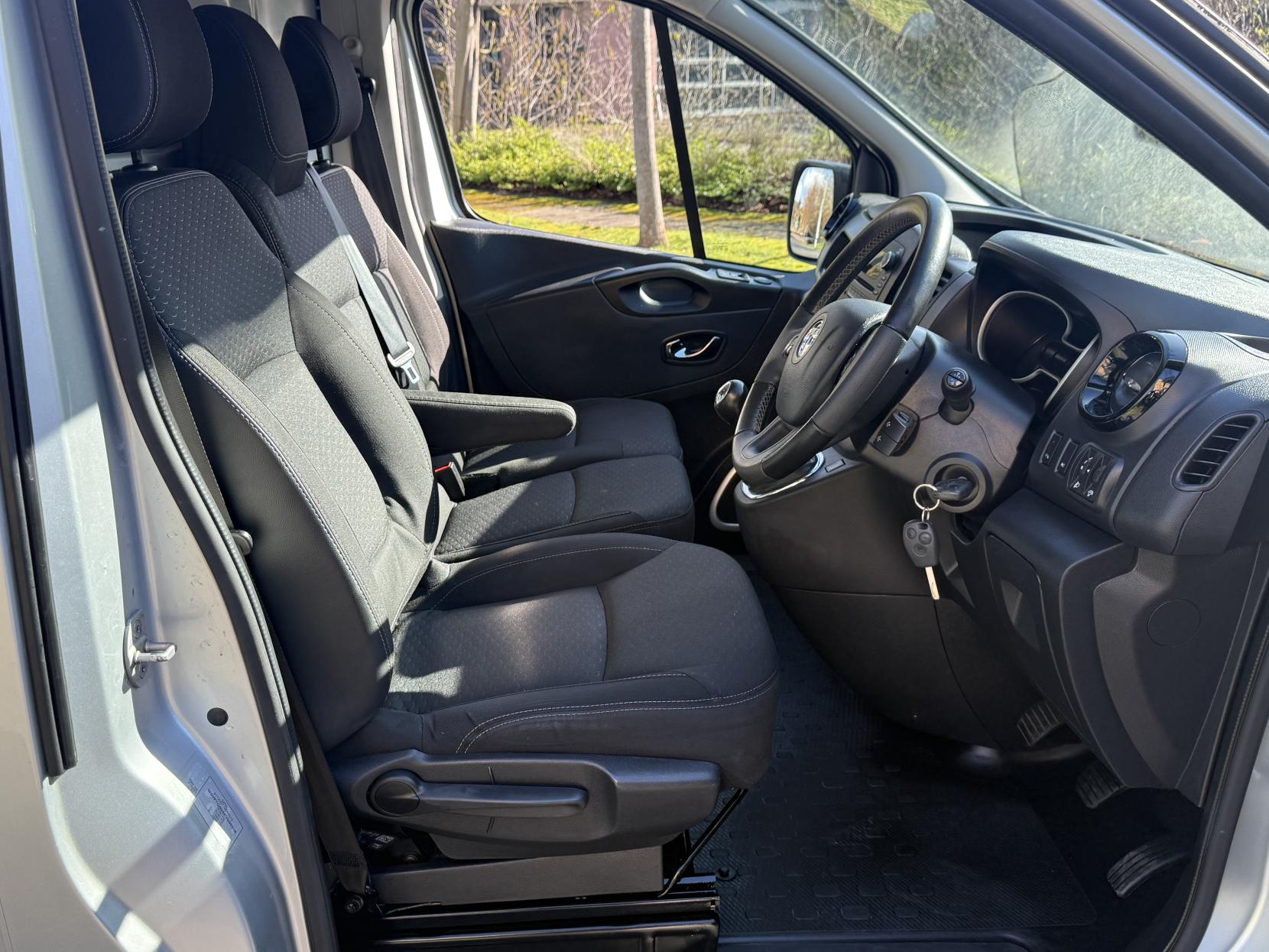 Vauxhall Vivaro 1.6 CDTi 2900 Sportive Panel Van 5dr Diesel Manual L2 H1 Euro 6 (120 ps)