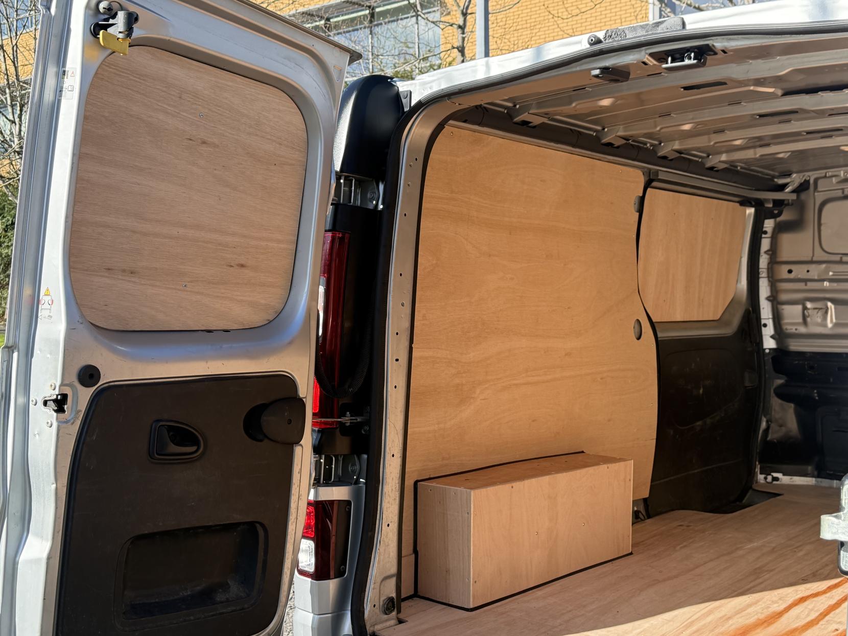 Vauxhall Vivaro 1.6 CDTi 2900 Sportive Panel Van 5dr Diesel Manual L2 H1 Euro 6 (120 ps)