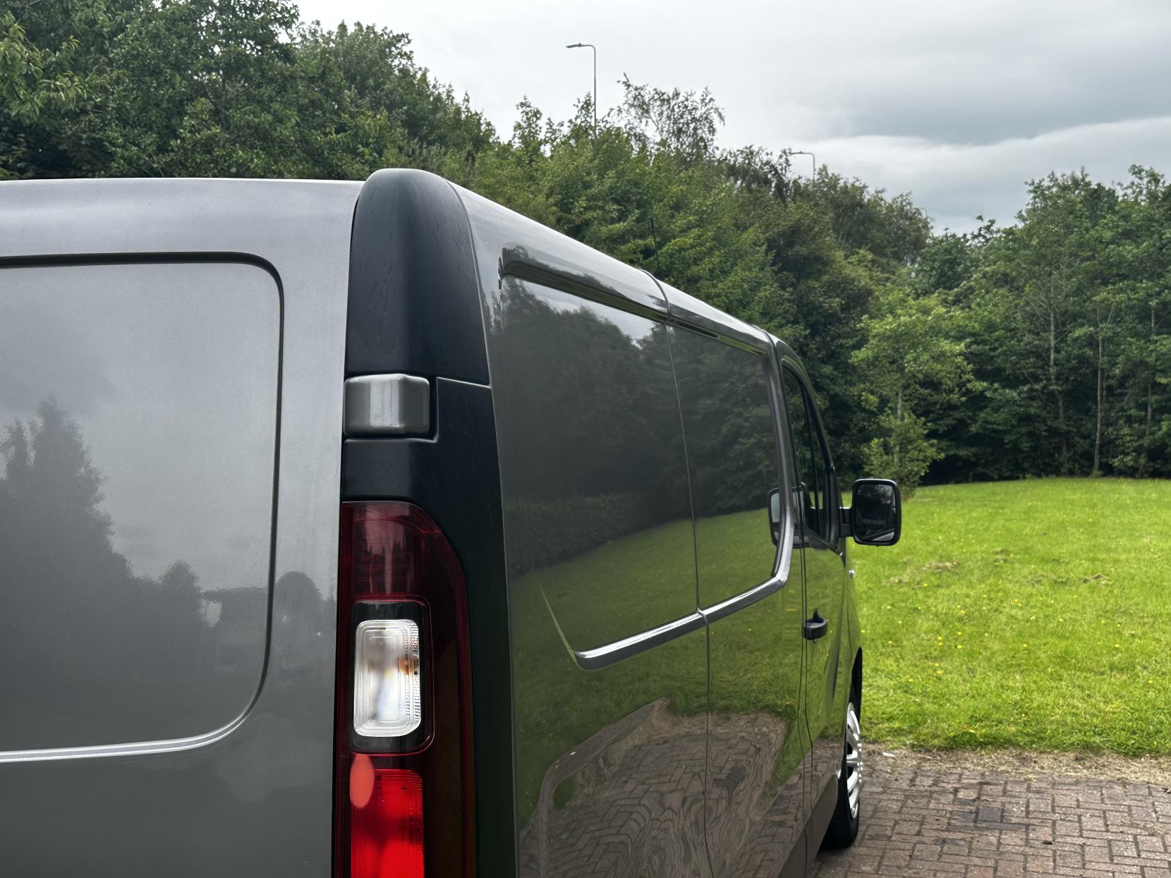 Vauxhall Vivaro 1.6 CDTi 2700 BiTurbo ecoTEC Sportive Panel Van 5dr Diesel Manual L1 H1 Euro 6 (s/s) (125 ps)