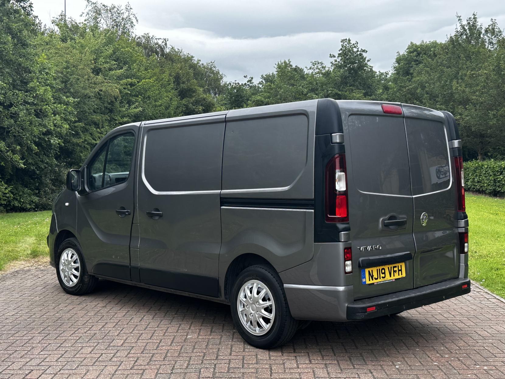 Vauxhall Vivaro 1.6 CDTi 2700 BiTurbo ecoTEC Sportive Panel Van 5dr Diesel Manual L1 H1 Euro 6 (s/s) (125 ps)