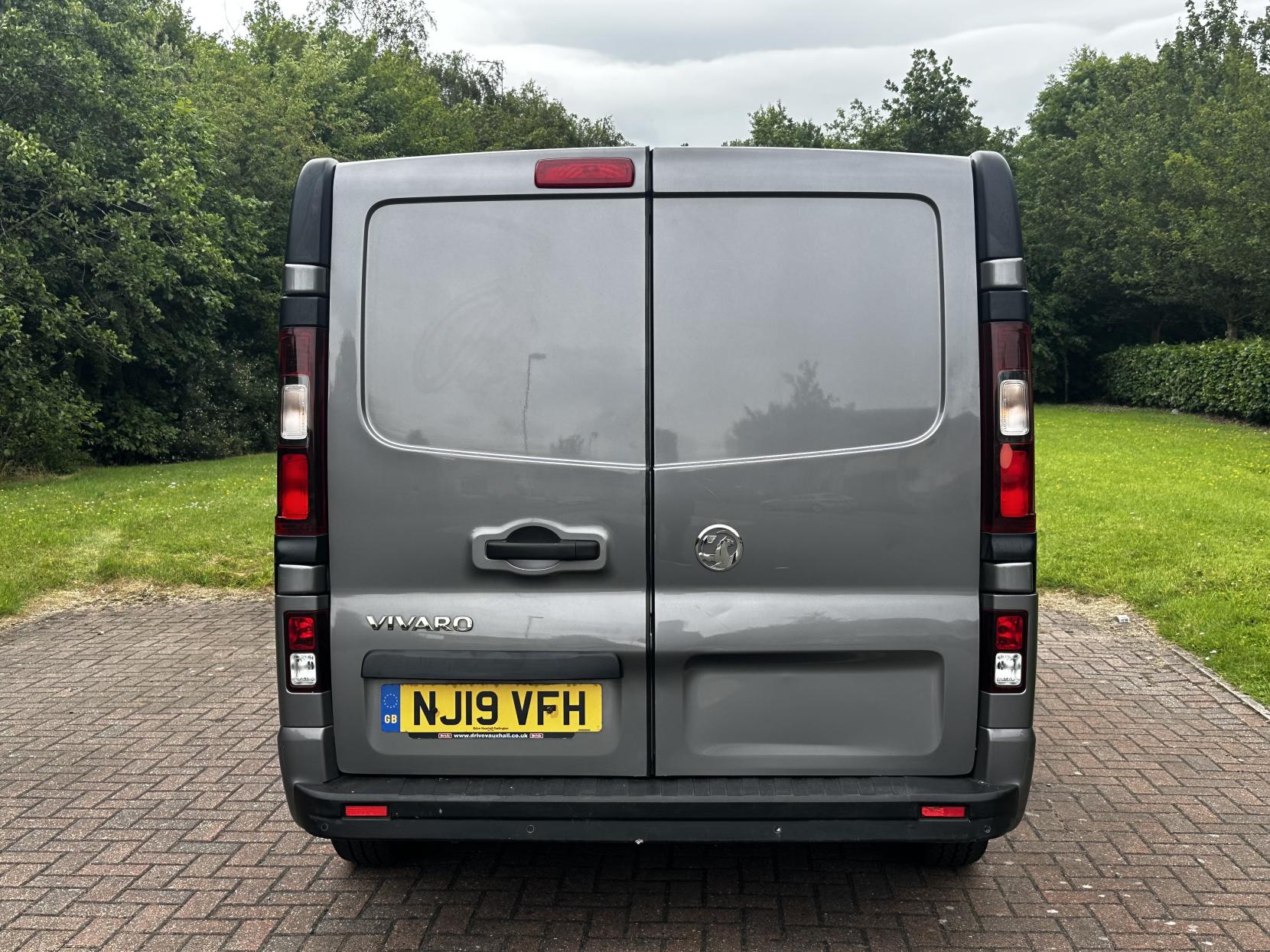 Vauxhall Vivaro 1.6 CDTi 2700 BiTurbo ecoTEC Sportive Panel Van 5dr Diesel Manual L1 H1 Euro 6 (s/s) (125 ps)