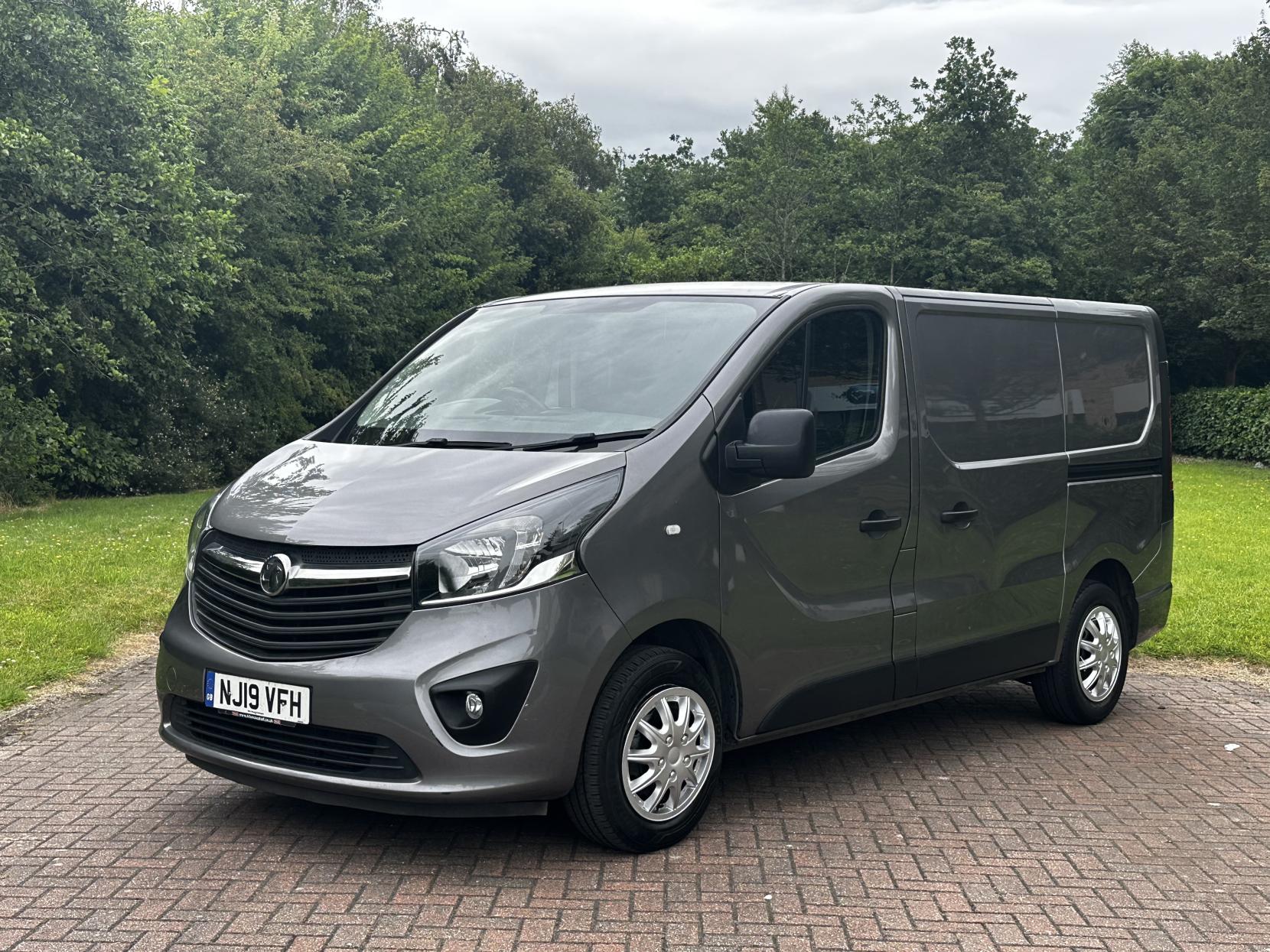 Vauxhall Vivaro 1.6 CDTi 2700 BiTurbo ecoTEC Sportive Panel Van 5dr Diesel Manual L1 H1 Euro 6 (s/s) (125 ps)