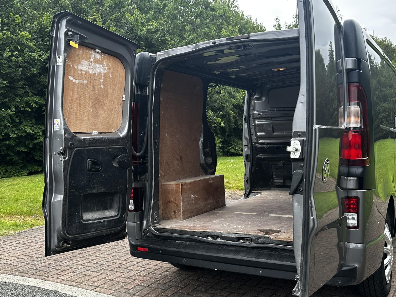 Vauxhall Vivaro 1.6 CDTi 2700 BiTurbo ecoTEC Sportive Panel Van 5dr Diesel Manual L1 H1 Euro 6 (s/s) (125 ps)