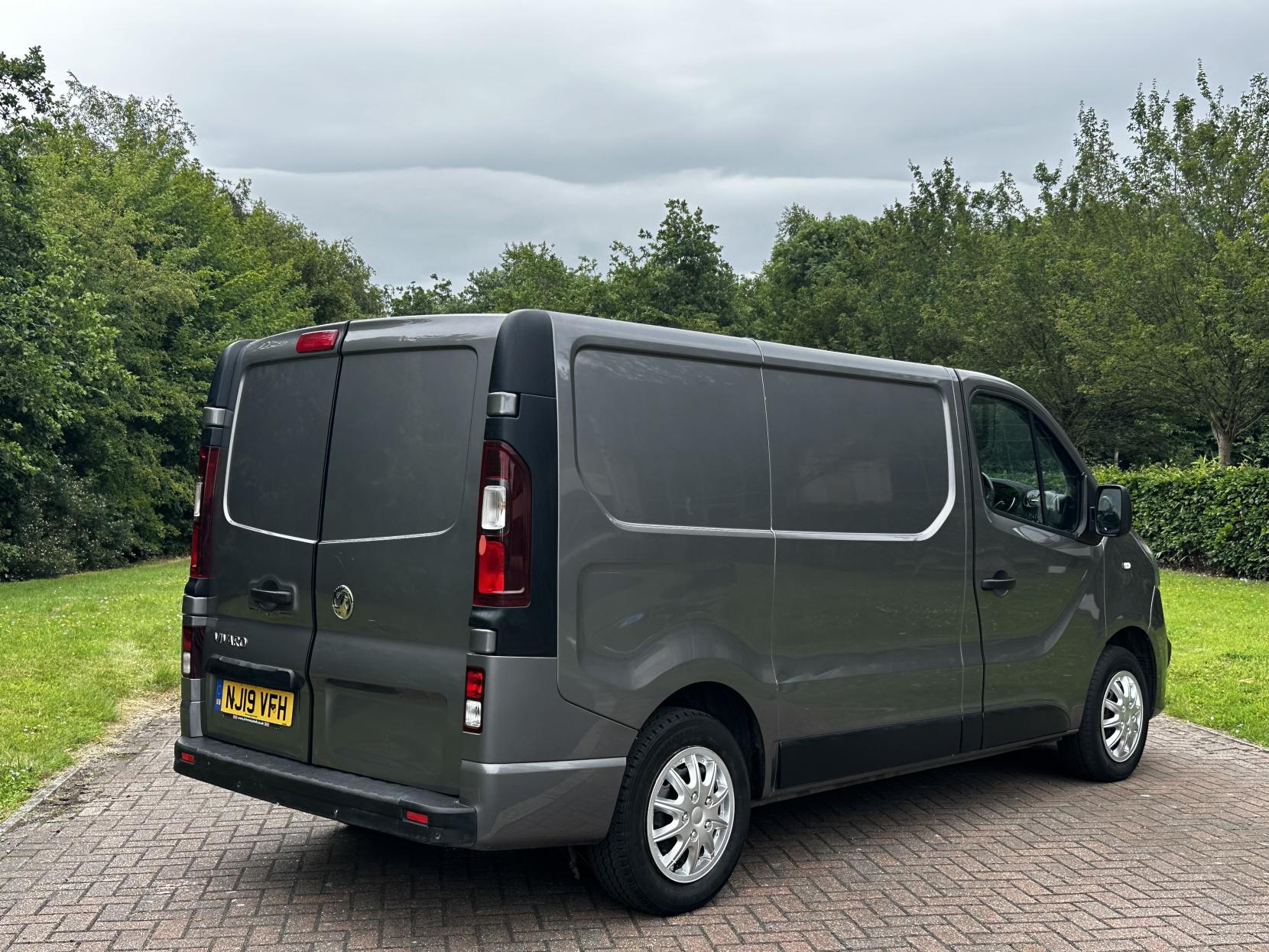 Vauxhall Vivaro 1.6 CDTi 2700 BiTurbo ecoTEC Sportive Panel Van 5dr Diesel Manual L1 H1 Euro 6 (s/s) (125 ps)