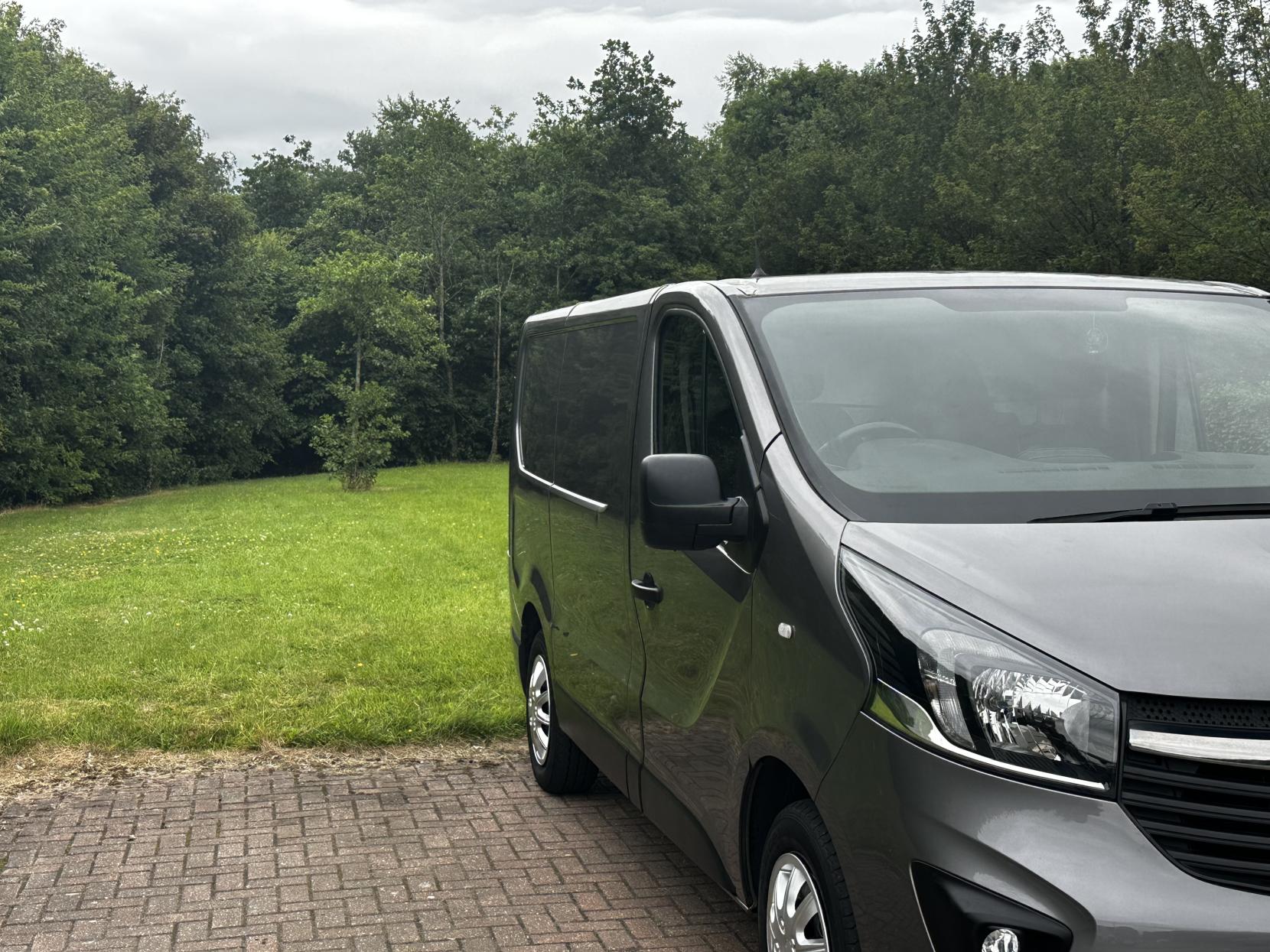 Vauxhall Vivaro 1.6 CDTi 2700 BiTurbo ecoTEC Sportive Panel Van 5dr Diesel Manual L1 H1 Euro 6 (s/s) (125 ps)