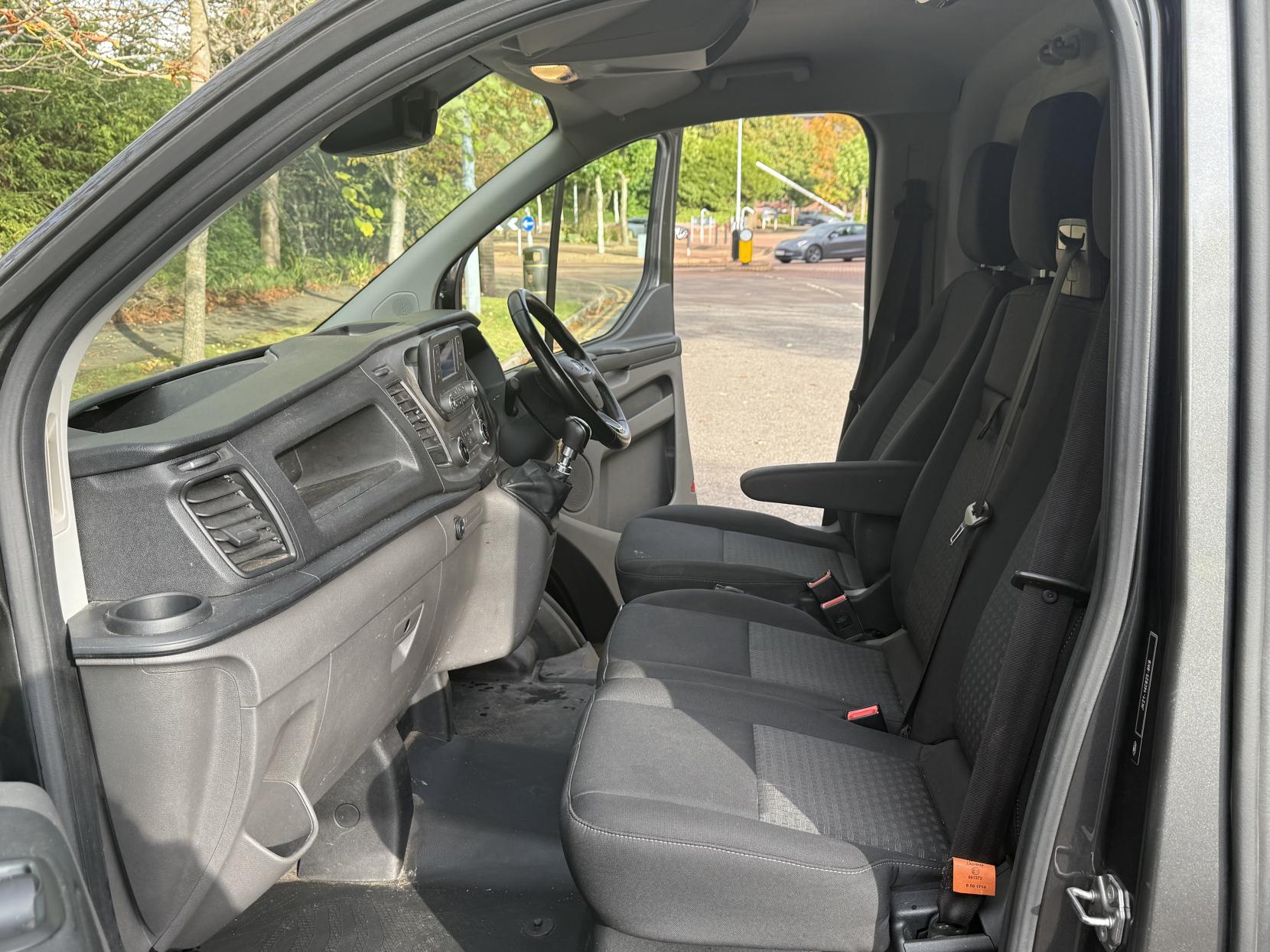 Ford Transit Custom 2.0 300 EcoBlue Trend Panel Van 5dr Diesel Manual L2 H1 Euro 6 (130 ps)