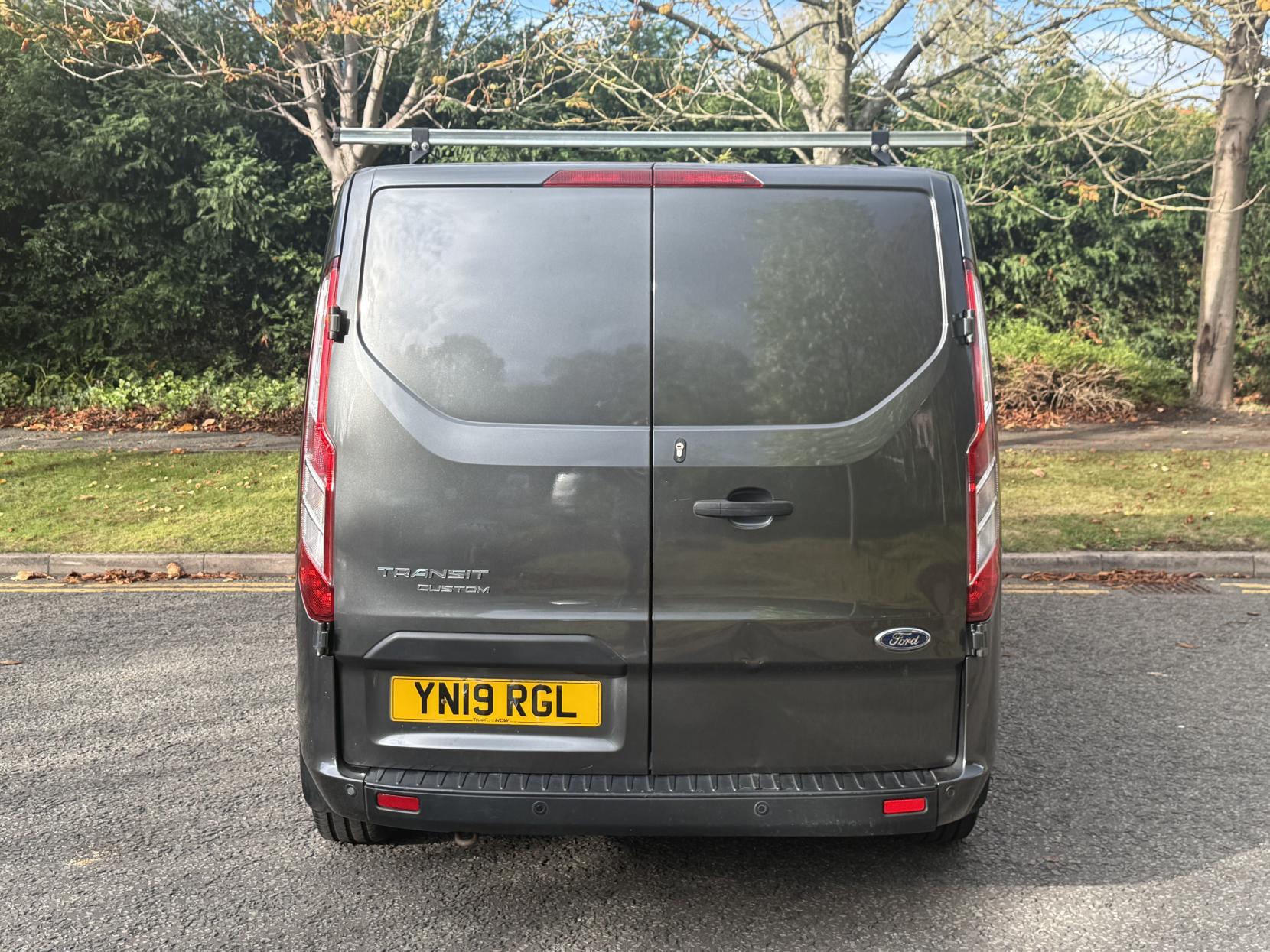 Ford Transit Custom 2.0 300 EcoBlue Trend Panel Van 5dr Diesel Manual L2 H1 Euro 6 (130 ps)
