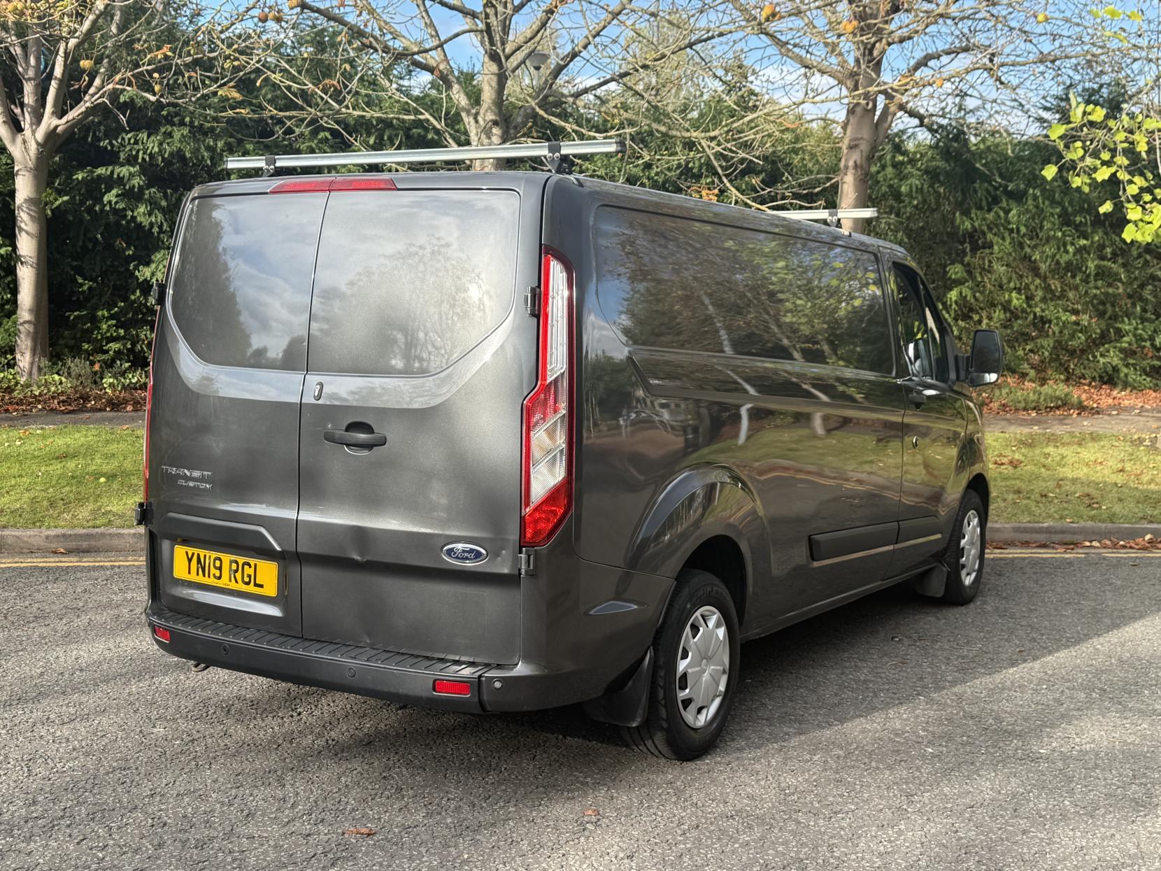 Ford Transit Custom 2.0 300 EcoBlue Trend Panel Van 5dr Diesel Manual L2 H1 Euro 6 (130 ps)