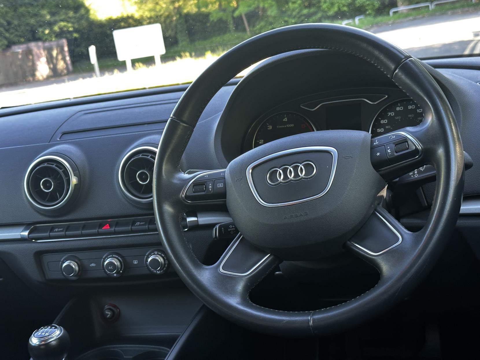 Audi A3 1.6 TDI ultra SE Technik Sportback 5dr Diesel Manual Euro 6 (s/s) (110 ps)