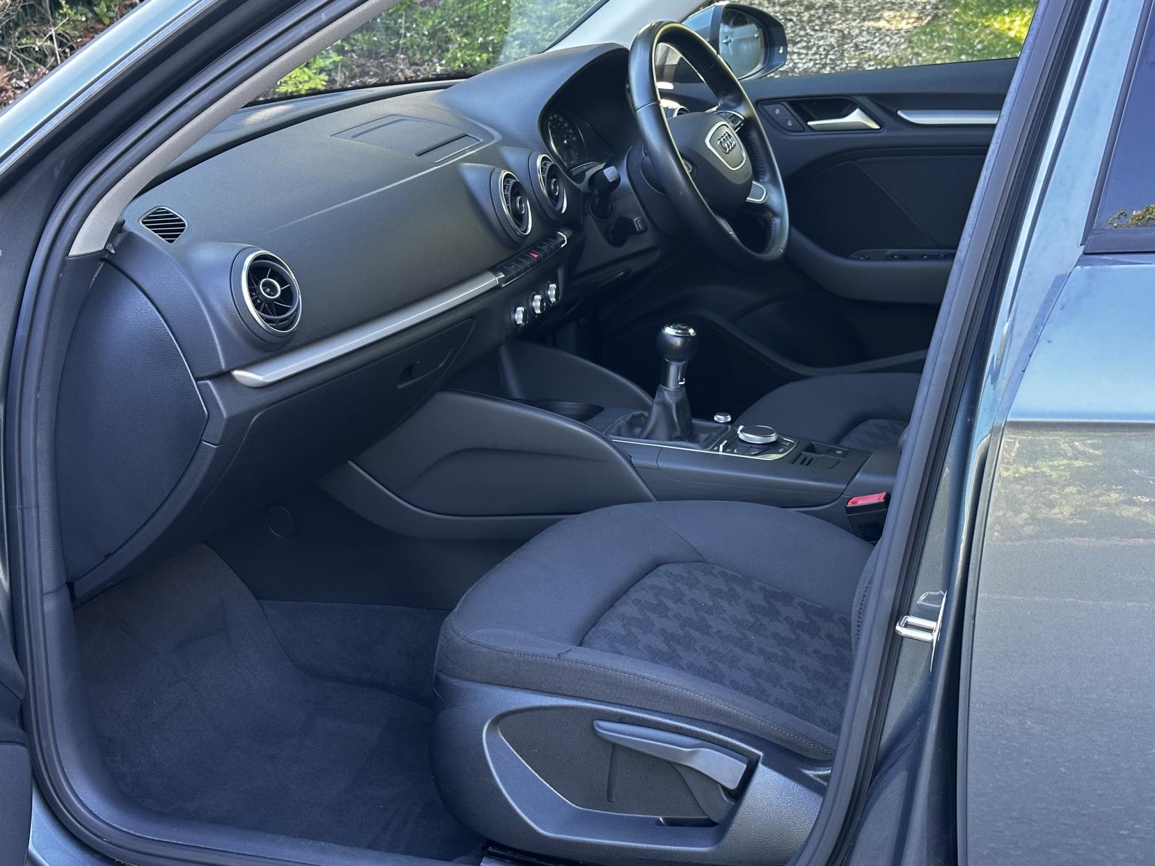 Audi A3 1.6 TDI ultra SE Technik Sportback 5dr Diesel Manual Euro 6 (s/s) (110 ps)