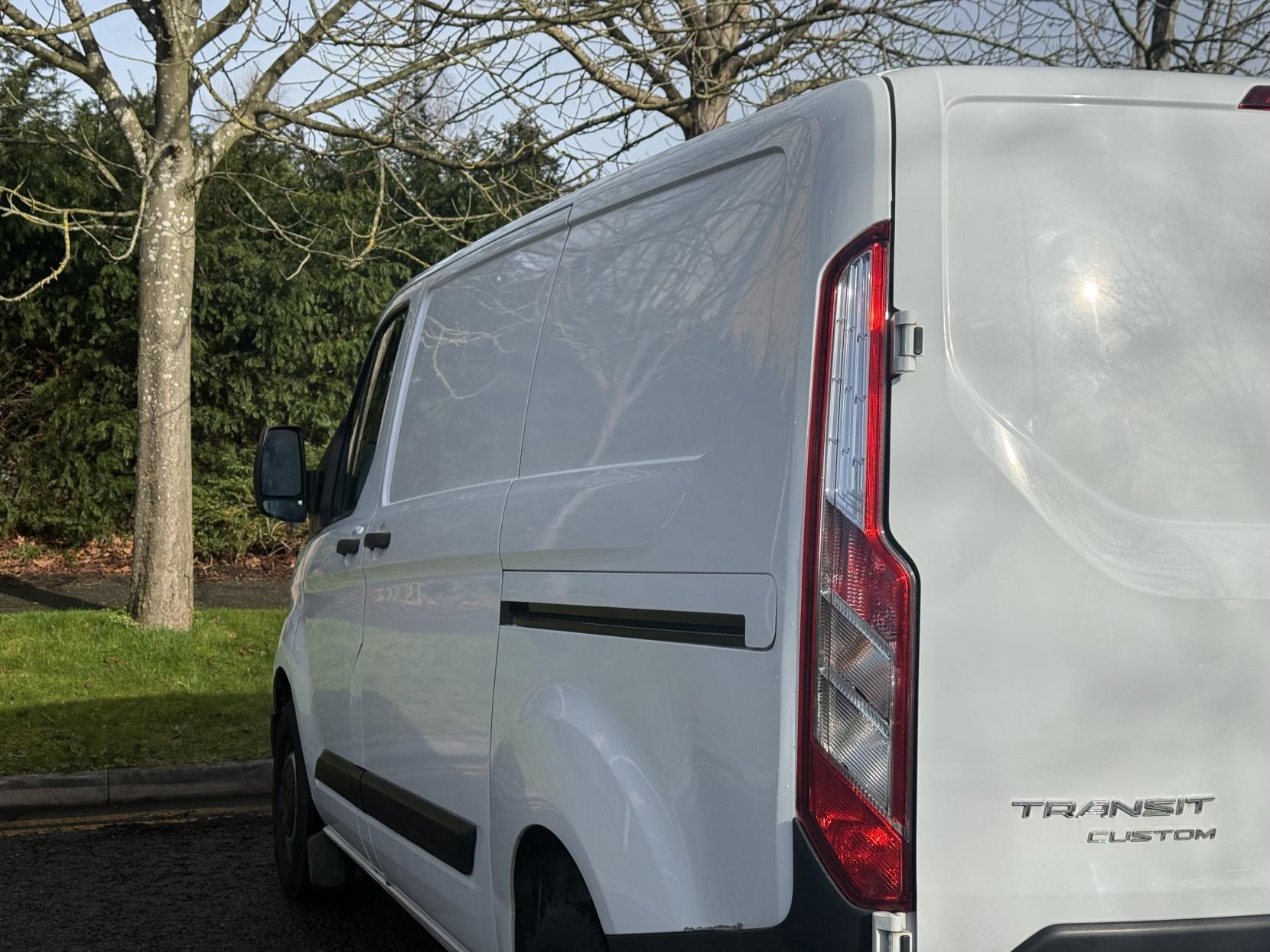 Ford Transit Custom 2.0 300 EcoBlue Leader Panel Van 5dr Diesel Manual L1 H1 Euro 6 (s/s) (130 ps)