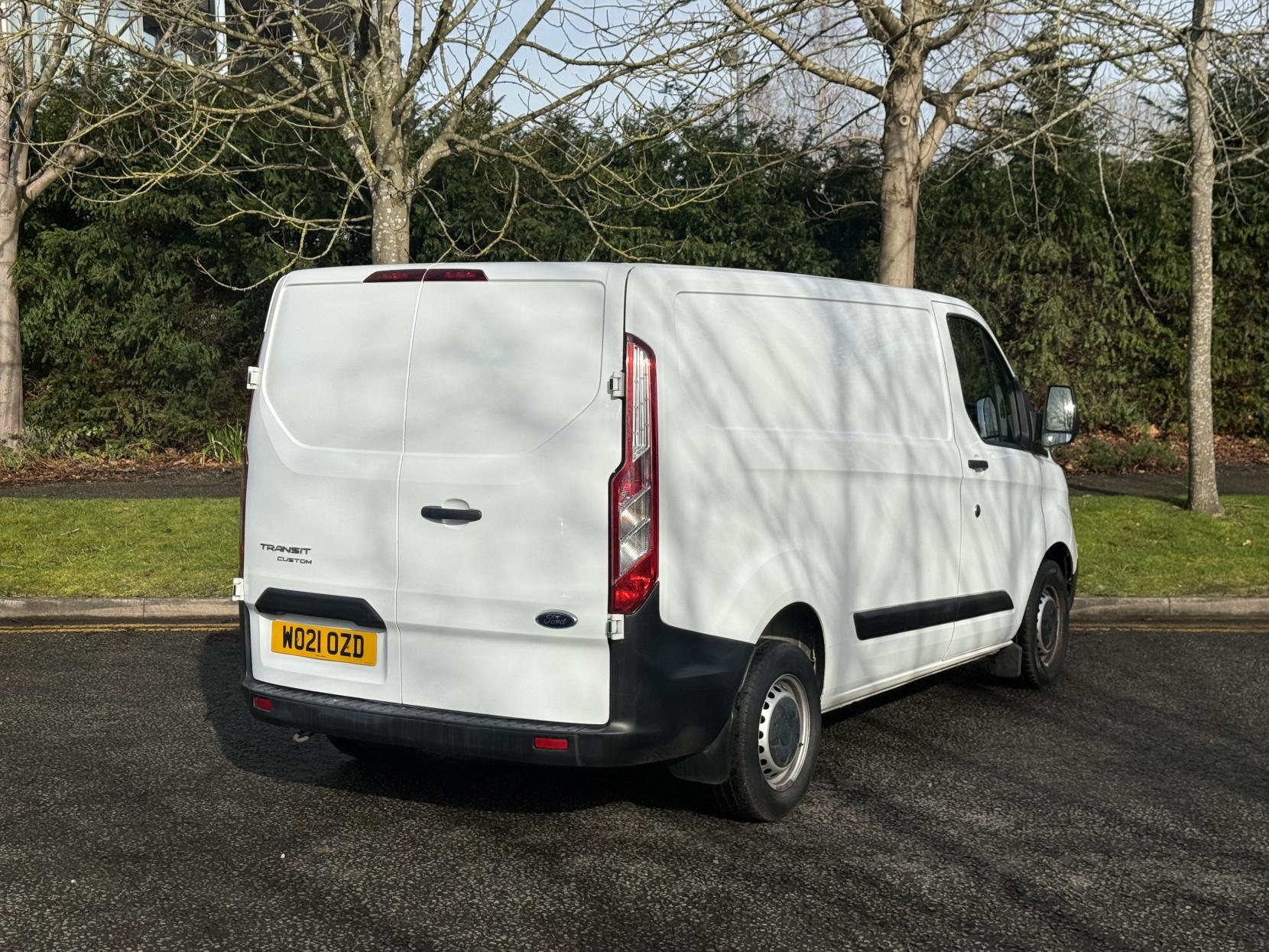 Ford Transit Custom 2.0 300 EcoBlue Leader Panel Van 5dr Diesel Manual L1 H1 Euro 6 (s/s) (130 ps)