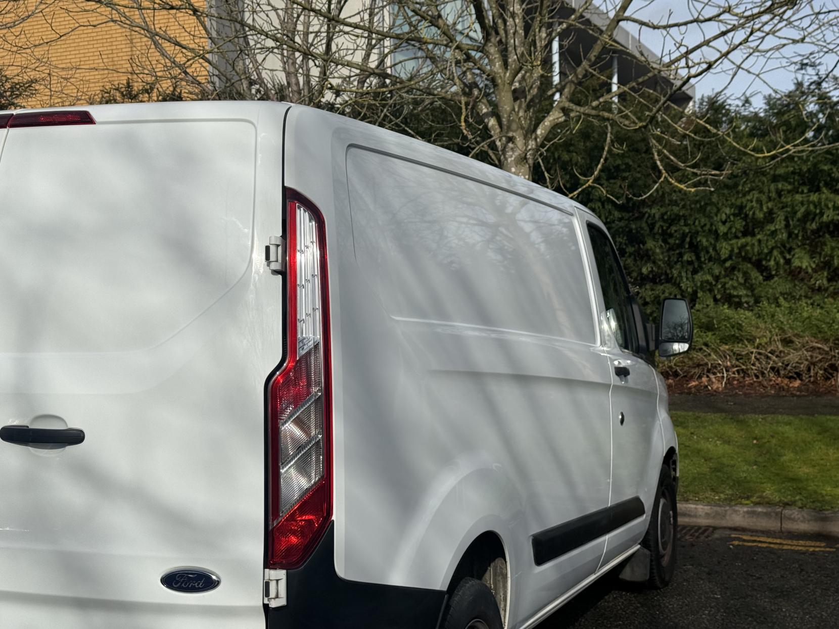 Ford Transit Custom 2.0 300 EcoBlue Leader Panel Van 5dr Diesel Manual L1 H1 Euro 6 (s/s) (130 ps)