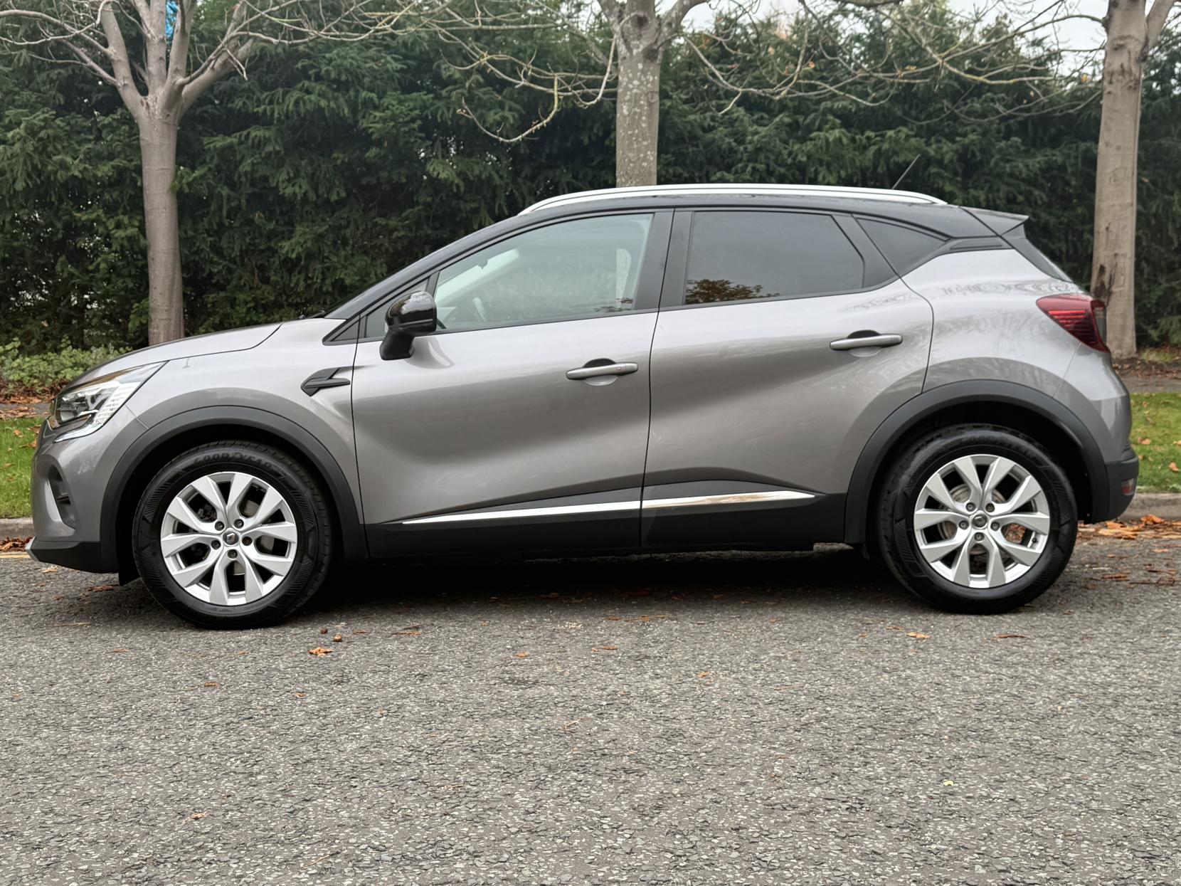 Renault Captur 1.5 Blue dCi Iconic SUV 5dr Diesel Manual Euro 6 (s/s) (95 ps)