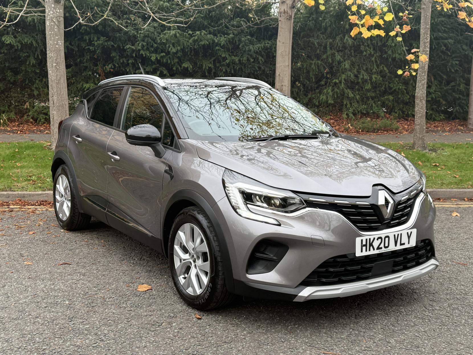 Renault Captur 1.5 Blue dCi Iconic SUV 5dr Diesel Manual Euro 6 (s/s) (95 ps)