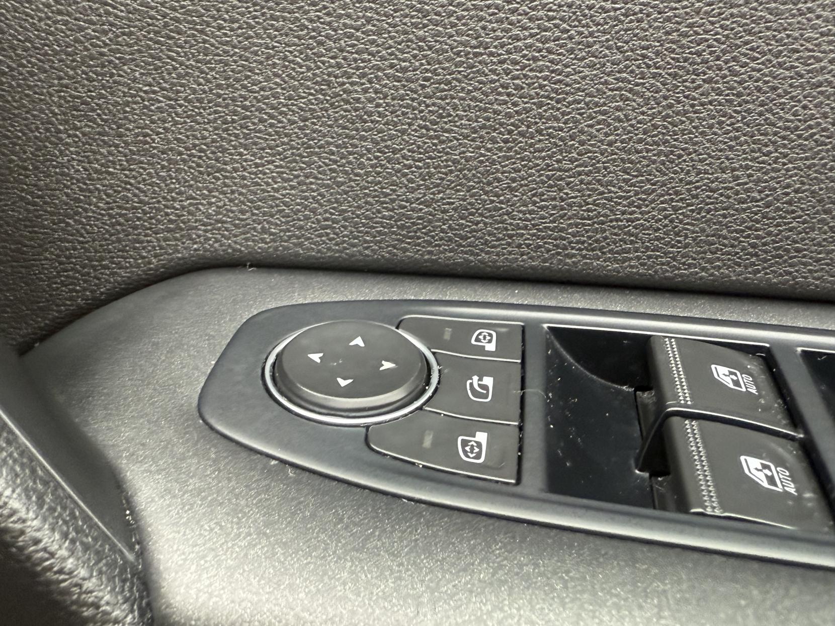 Renault Captur 1.5 Blue dCi Iconic SUV 5dr Diesel Manual Euro 6 (s/s) (95 ps)