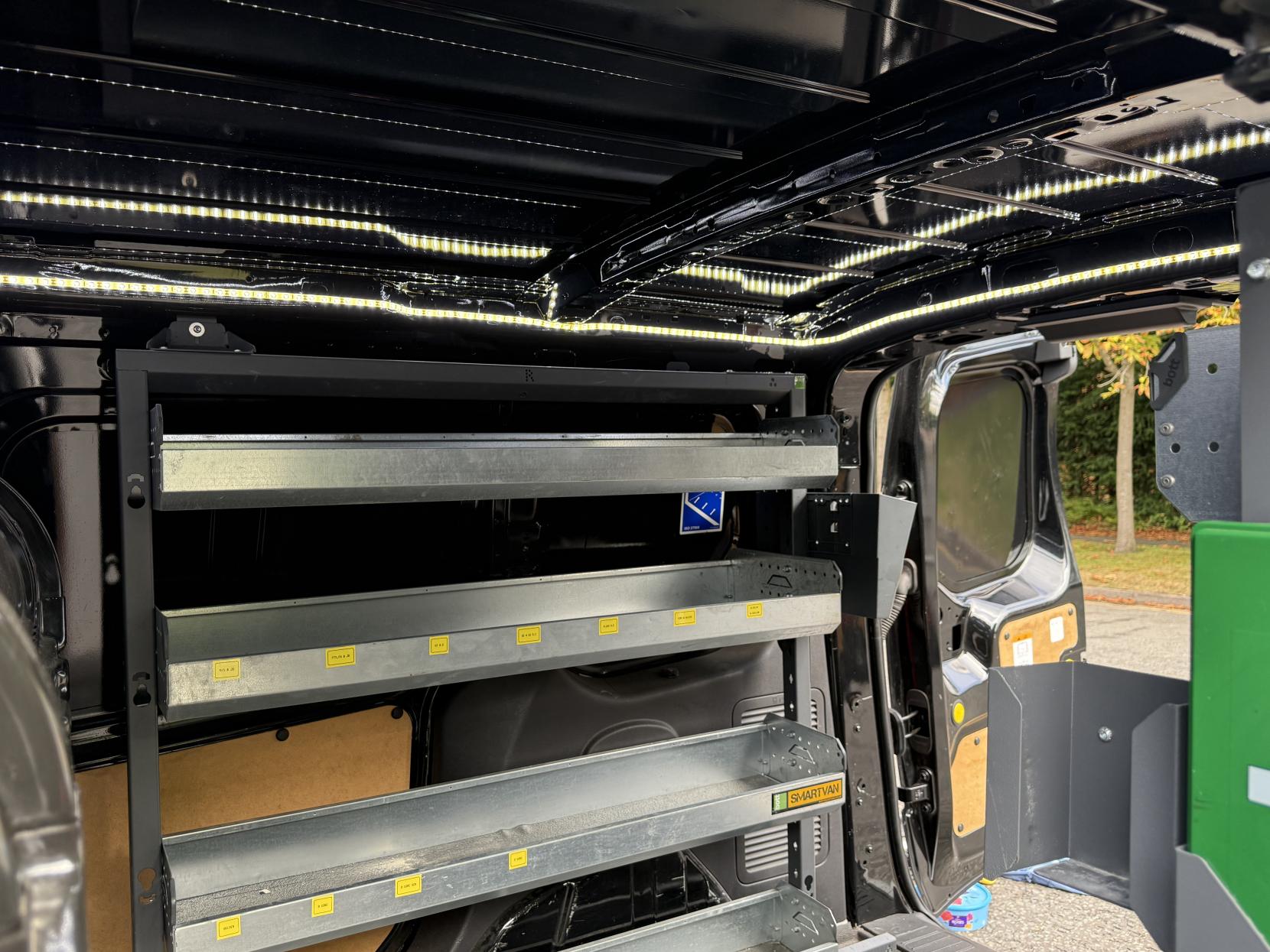 Ford Transit Connect 1.6 TDCi 200 Limited Panel Van 4dr Diesel Manual L1 H1 (124 g/km, 113 bhp)