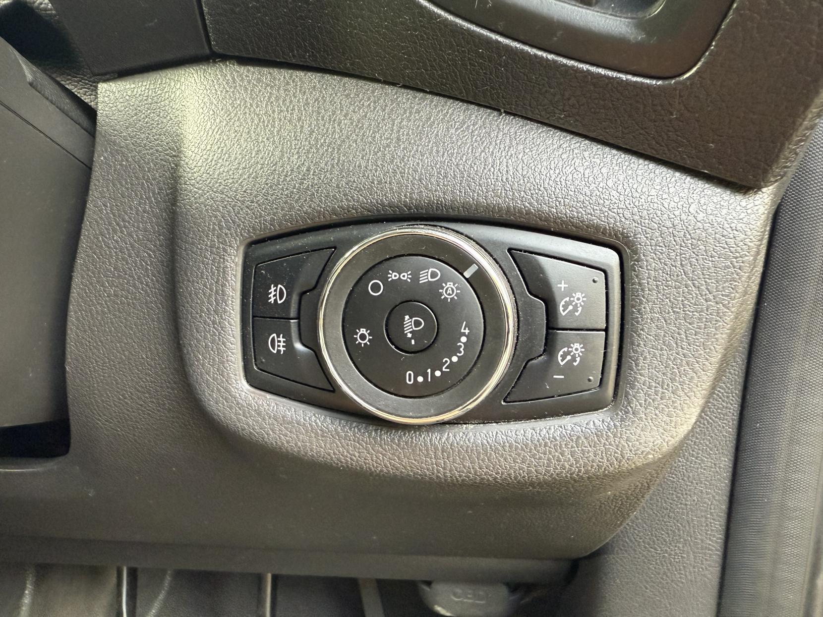 Ford Transit Connect 1.6 TDCi 200 Limited Panel Van 4dr Diesel Manual L1 H1 (124 g/km, 113 bhp)