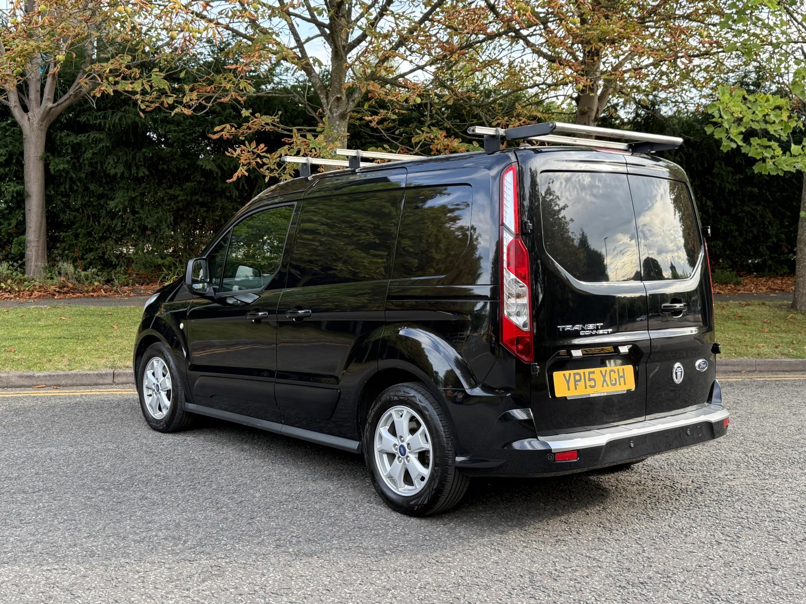 Ford Transit Connect 1.6 TDCi 200 Limited Panel Van 4dr Diesel Manual L1 H1 (124 g/km, 113 bhp)