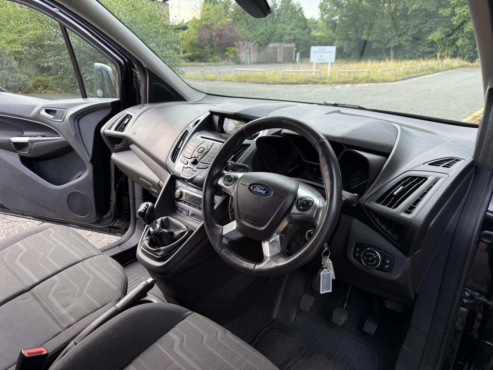 Ford Transit Connect 1.6 TDCi 200 Limited Panel Van 4dr Diesel Manual L1 H1 (124 g/km, 113 bhp)