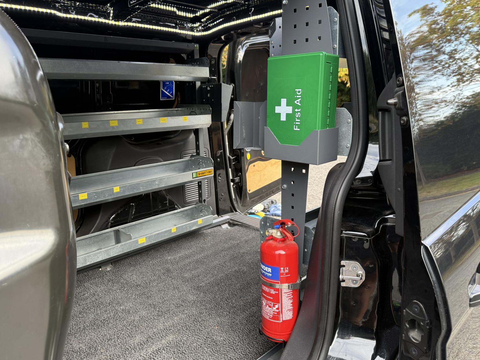 Ford Transit Connect 1.6 TDCi 200 Limited Panel Van 4dr Diesel Manual L1 H1 (124 g/km, 113 bhp)