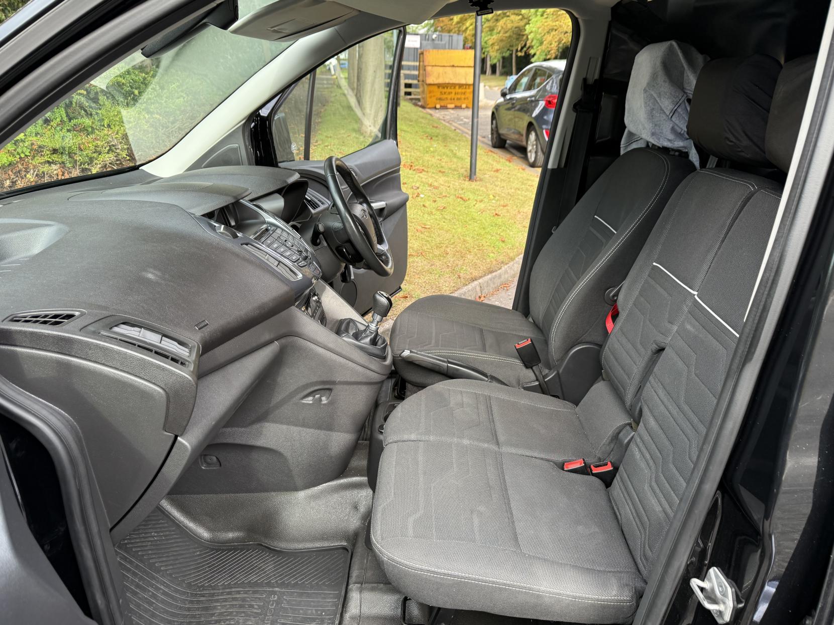 Ford Transit Connect 1.6 TDCi 200 Limited Panel Van 4dr Diesel Manual L1 H1 (124 g/km, 113 bhp)