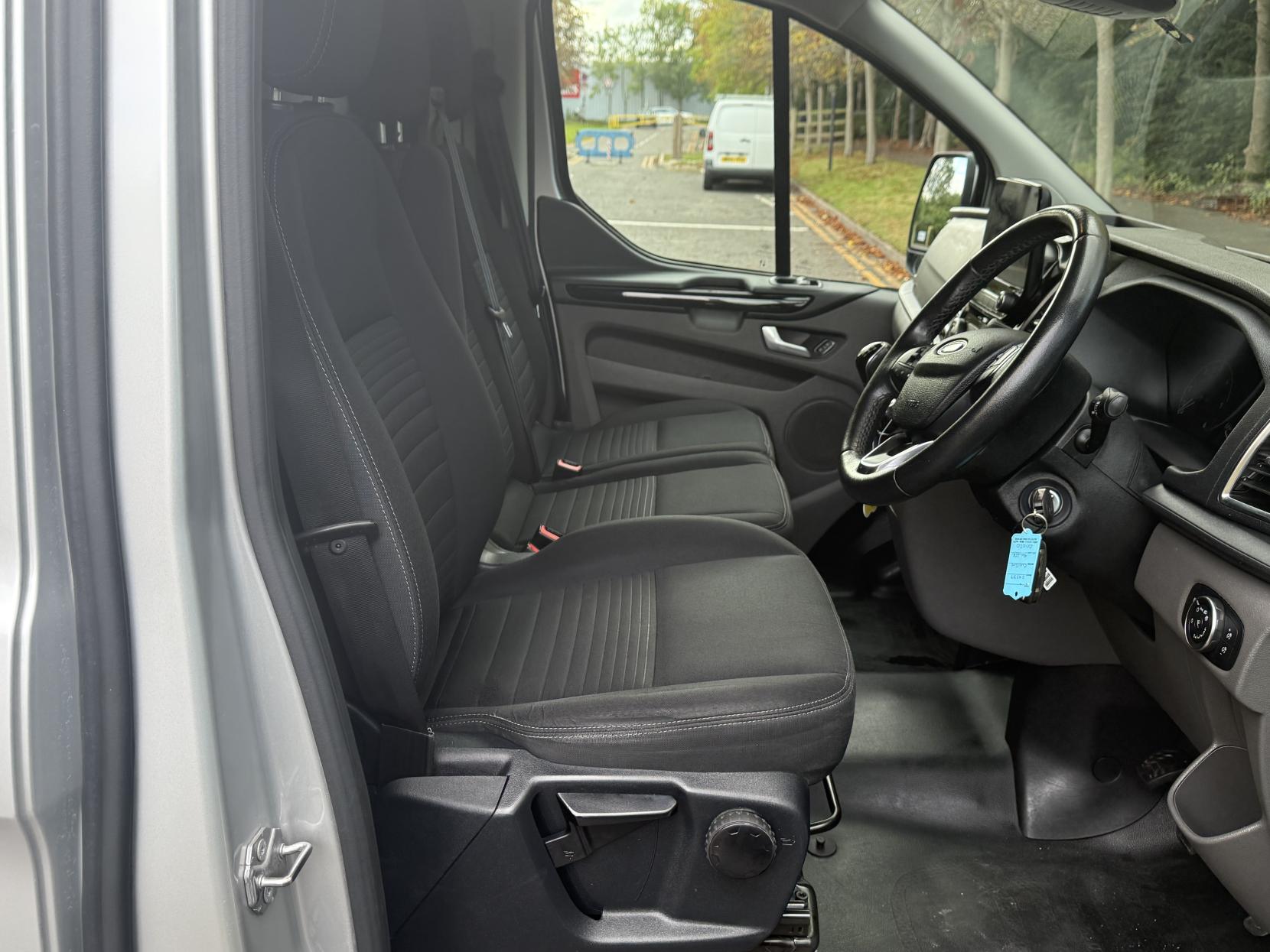 Ford Transit Custom 2.0 300 EcoBlue Limited Panel Van 5dr Diesel Manual L2 H1 Euro 6 (s/s) (130 ps)