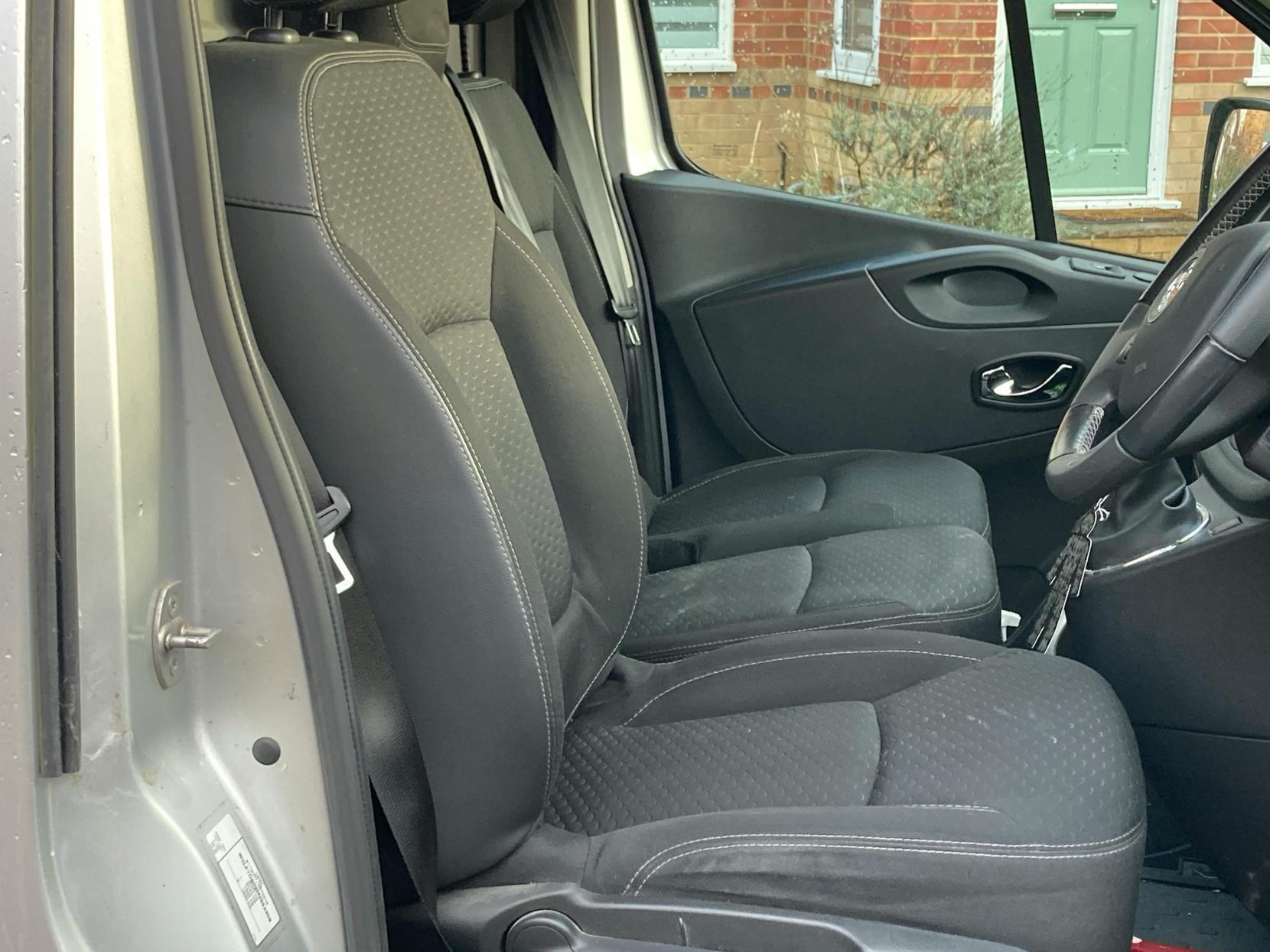 Vauxhall Vivaro 1.6 CDTi 2900 BiTurbo Sportive Panel Van 5dr Diesel Manual L2 H1 Euro 6 (s/s) (125 ps)