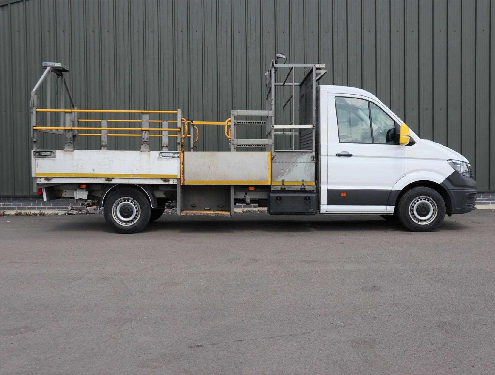 Volkswagen Crafter 2.0 TDI CR35 Startline Flat Frame Chassis Cab 2dr Diesel Manual FWD LWB Euro 6 (s/s) (Flat Frame) (140 ps)