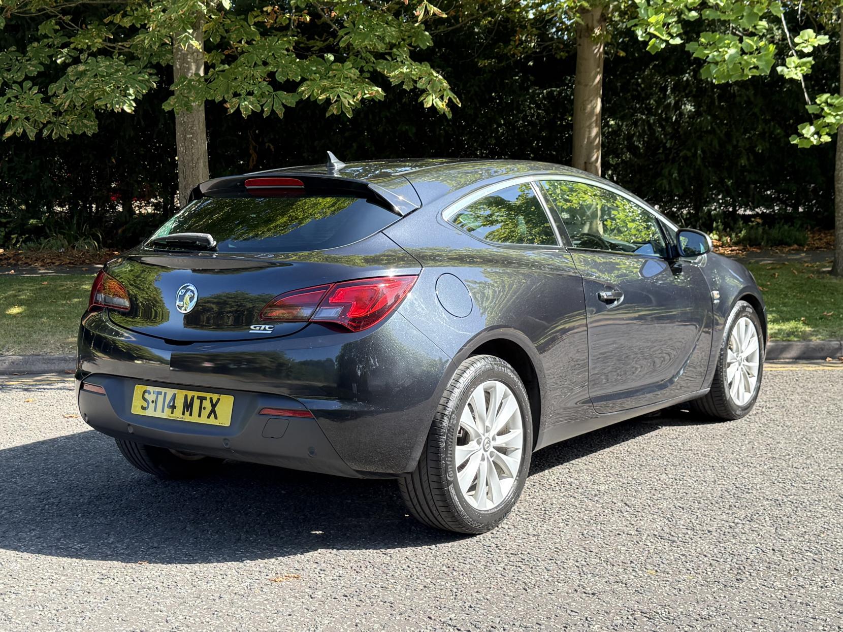 Vauxhall Astra GTC 1.7 CDTi ecoFLEX 109g SRi Coupe 3dr Diesel Manual Euro 5 (s/s) (110 ps)