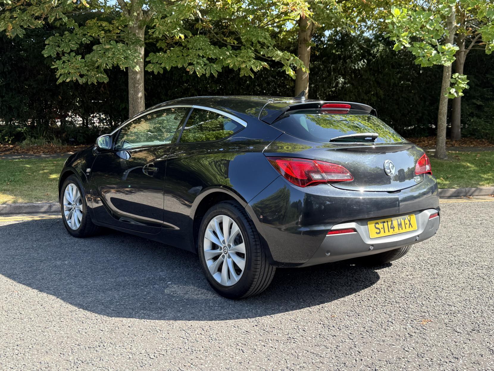 Vauxhall Astra GTC 1.7 CDTi ecoFLEX 109g SRi Coupe 3dr Diesel Manual Euro 5 (s/s) (110 ps)