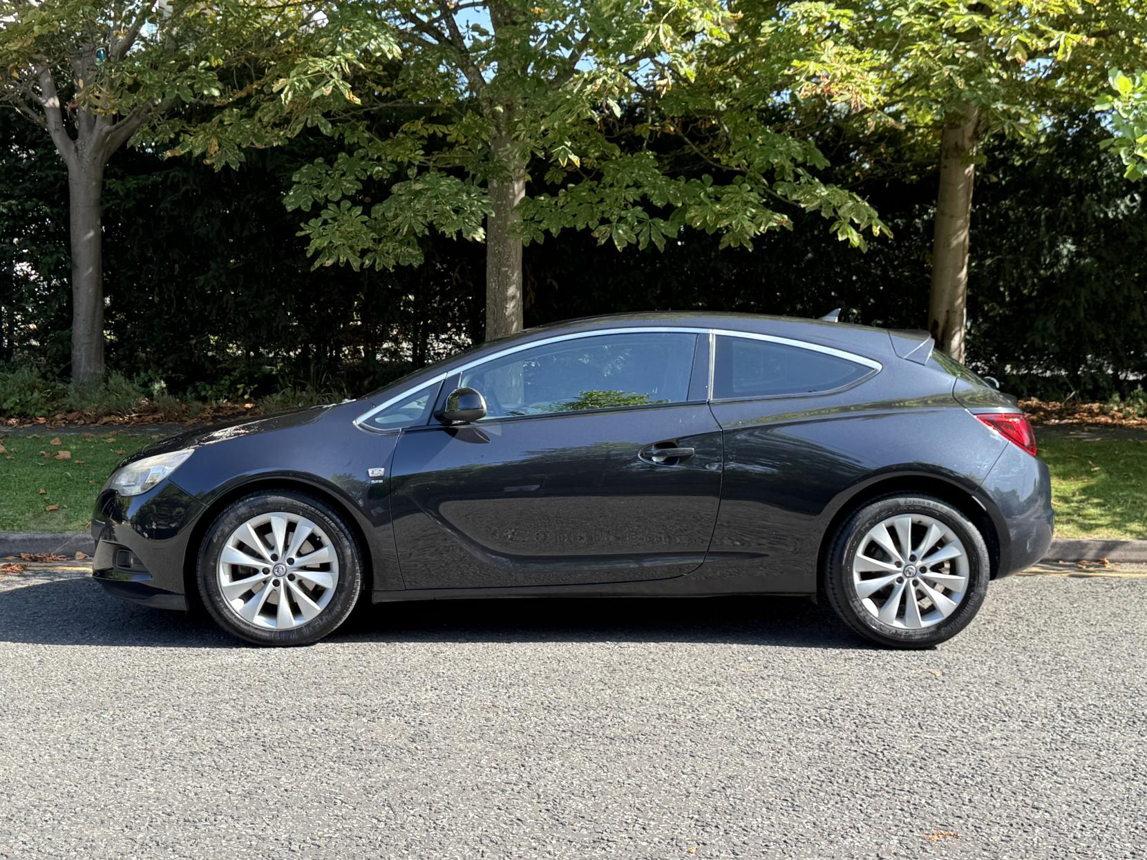 Vauxhall Astra GTC 1.7 CDTi ecoFLEX 109g SRi Coupe 3dr Diesel Manual Euro 5 (s/s) (110 ps)