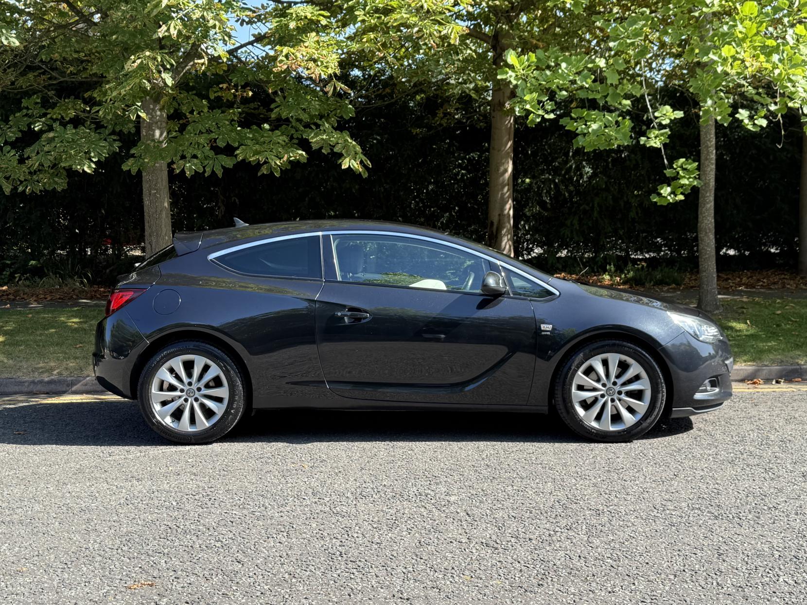 Vauxhall Astra GTC 1.7 CDTi ecoFLEX 109g SRi Coupe 3dr Diesel Manual Euro 5 (s/s) (110 ps)