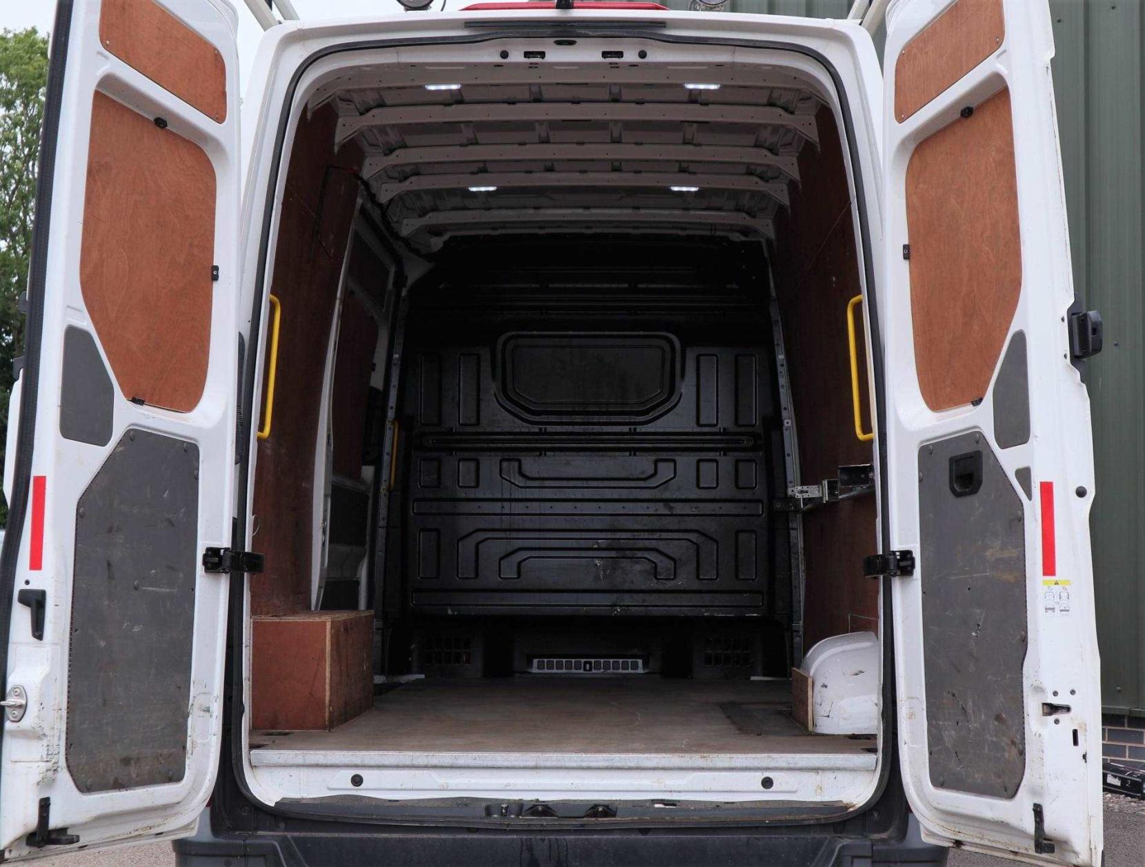 MAN TGE 2.0 3140d Panel Van 5dr Diesel Manual RWD Standard Medium Roof Euro 6 (s/s) (140 ps)