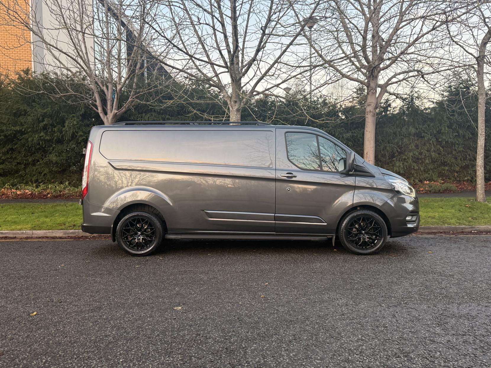 Ford Transit Custom 2.0 300 EcoBlue Limited Panel Van 5dr Diesel Auto L2 H1 Euro 6 (s/s) (170 ps)